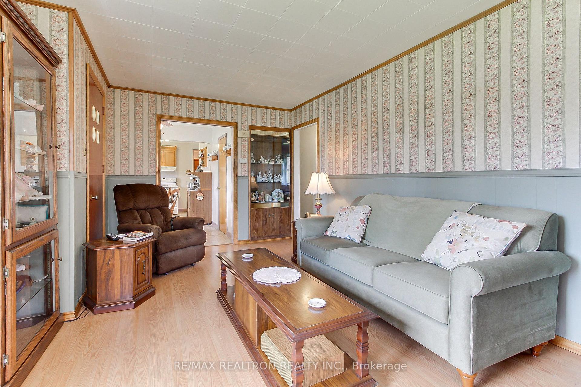 Photo 13 of 24342 Highway 48, Georgina, Baldwin — HOMEH