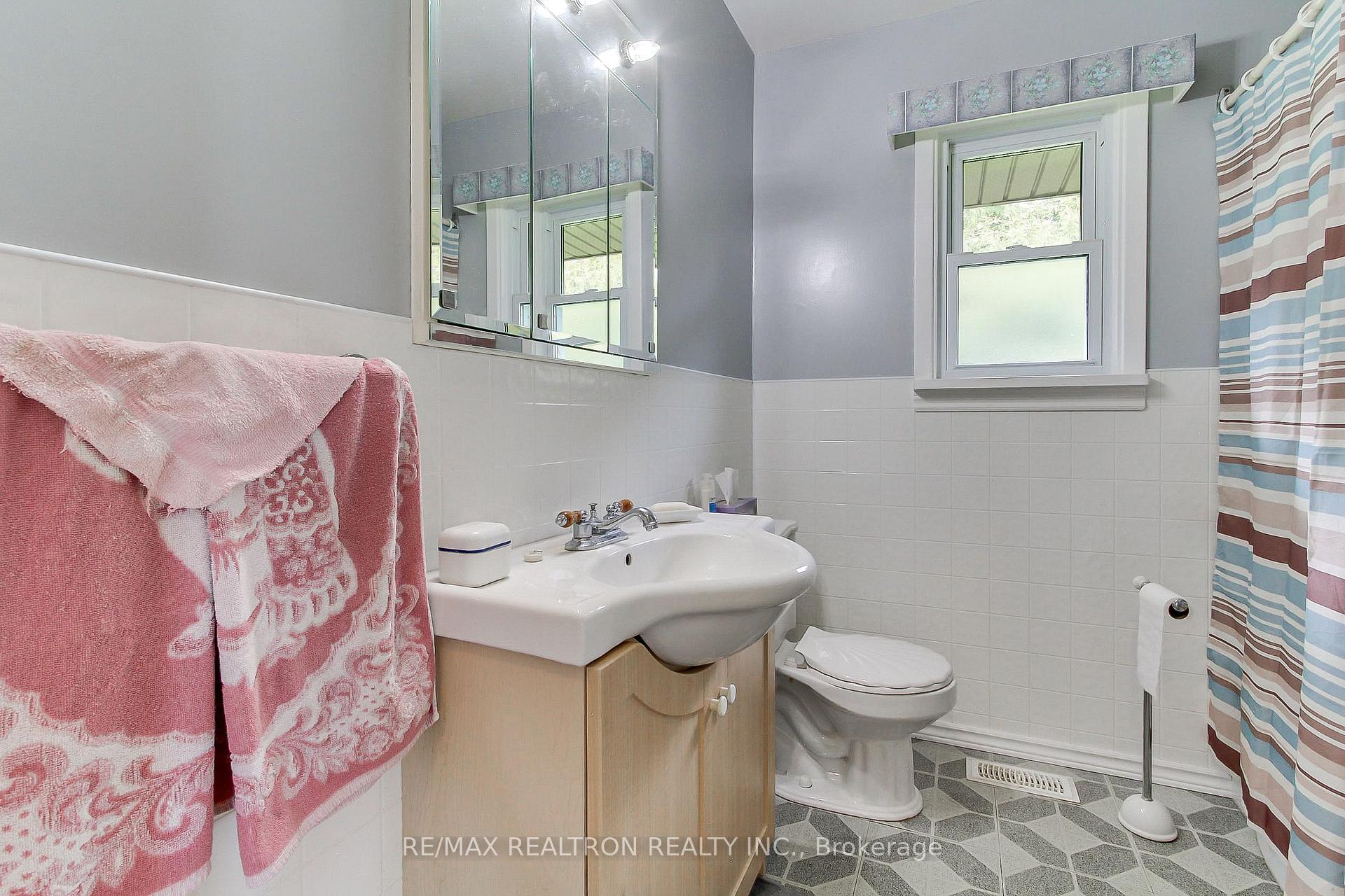 Photo 16 of 24342 Highway 48, Georgina, Baldwin — HOMEH