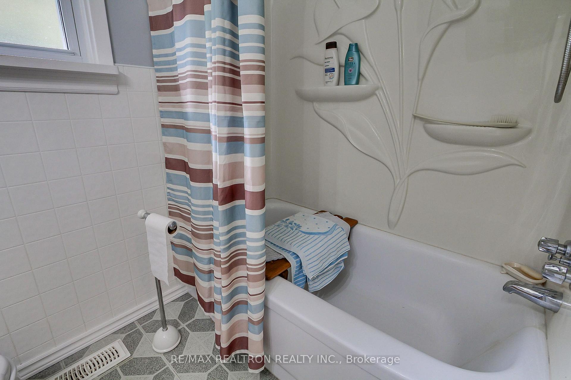 Photo 17 of 24342 Highway 48, Georgina, Baldwin — HOMEH