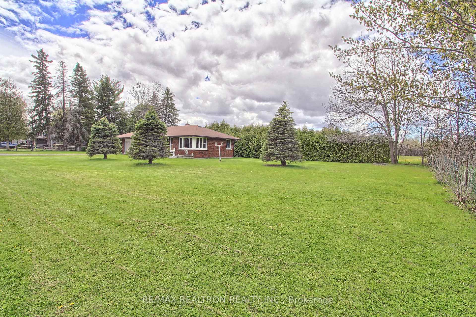 Photo 22 of 24342 Highway 48, Georgina, Baldwin — HOMEH