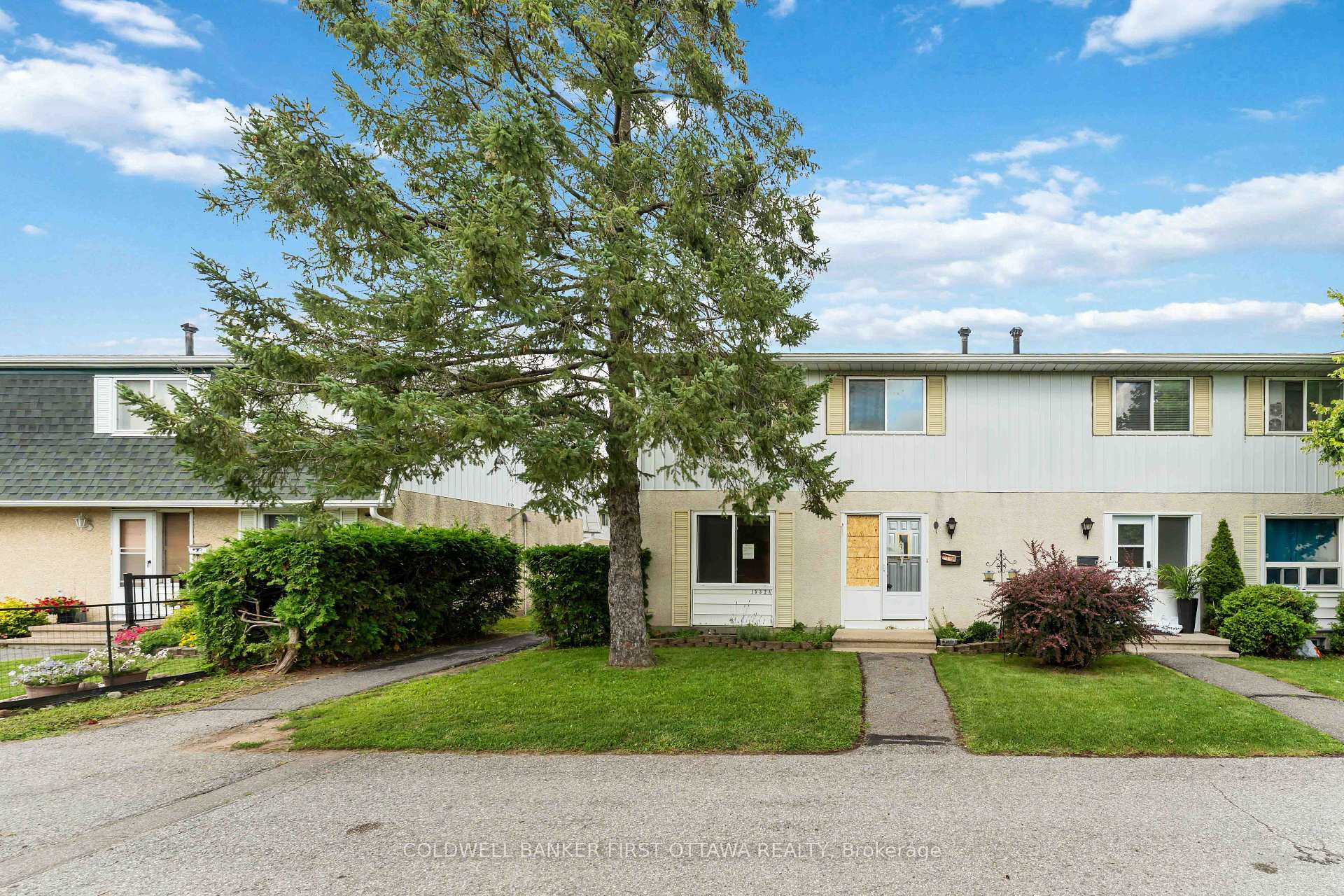 Photo 3 of Unit 73, 1532 Beaverpond Drive, Ottawa, Pineview — HOMEH