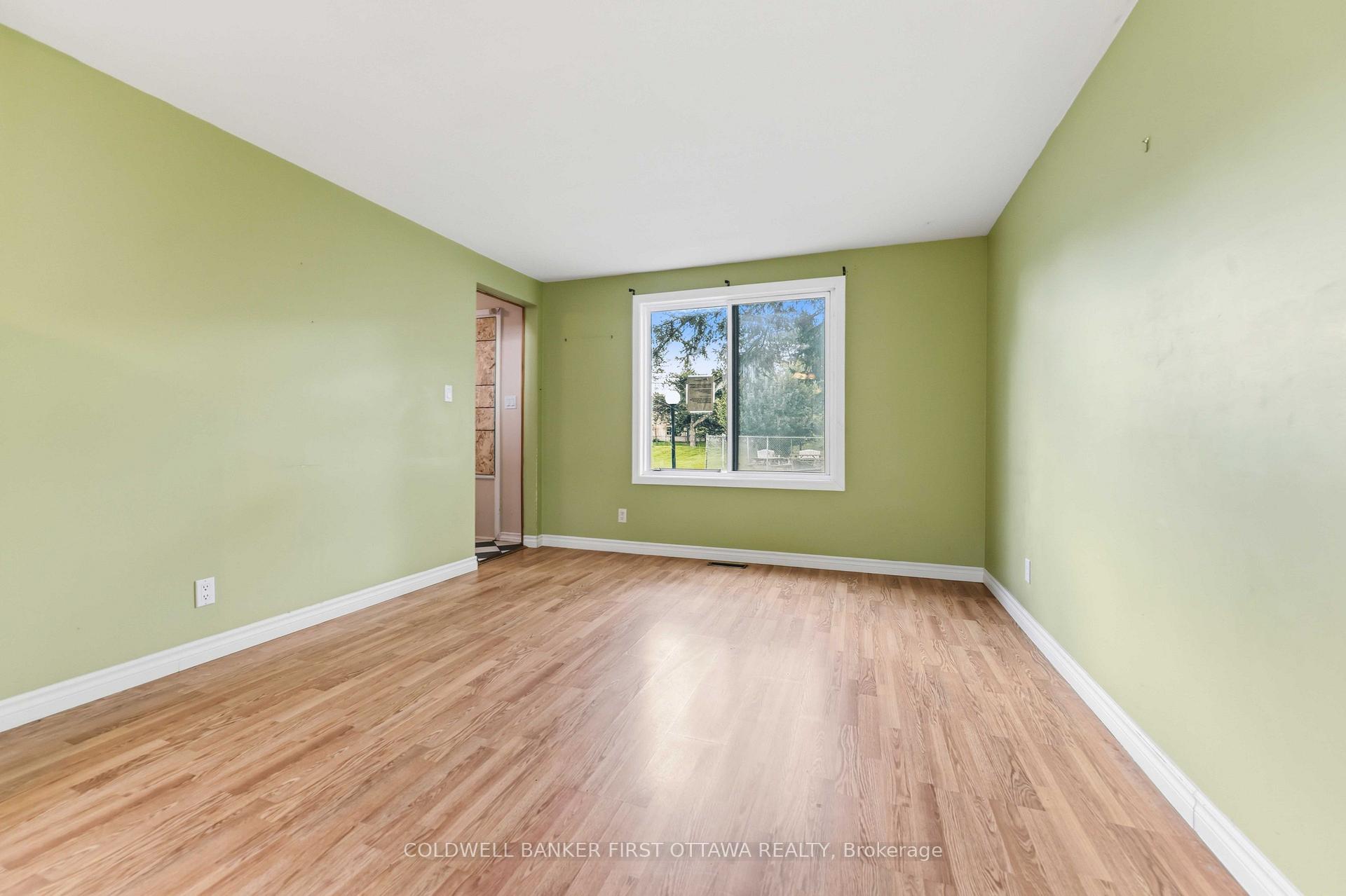 Photo 8 of Unit 73, 1532 Beaverpond Drive, Ottawa, Pineview — HOMEH