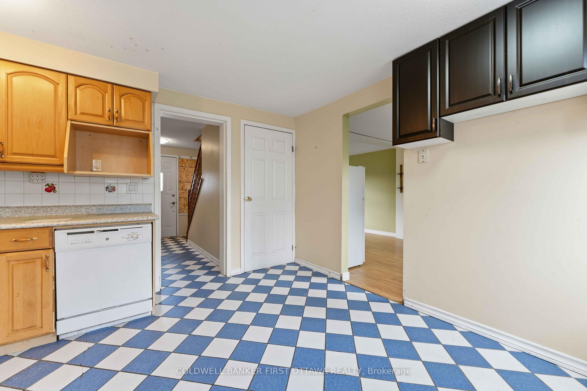 Photo 13 of Unit 73, 1532 Beaverpond Drive, Ottawa, Pineview — HOMEH