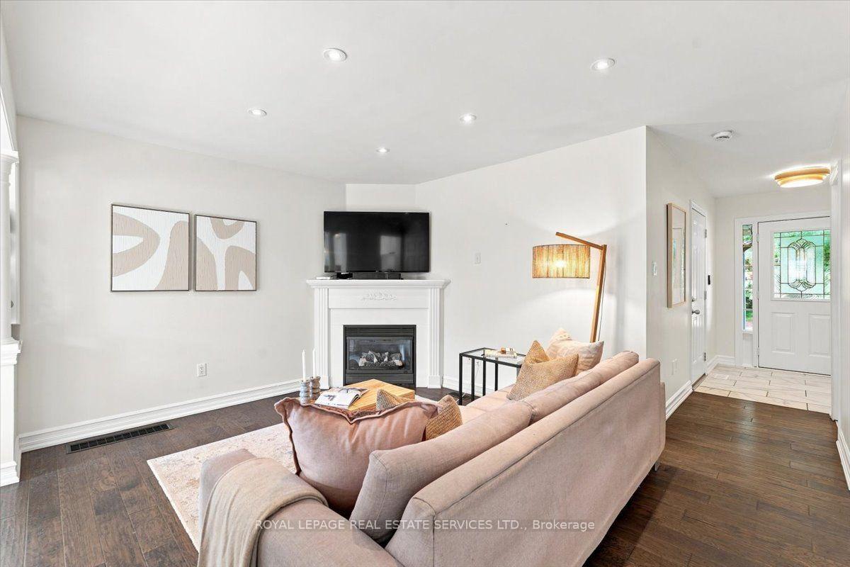 Photo 4 of Unit 3, 2970 Berwick Drive, Burlington, Rose — HOMEH