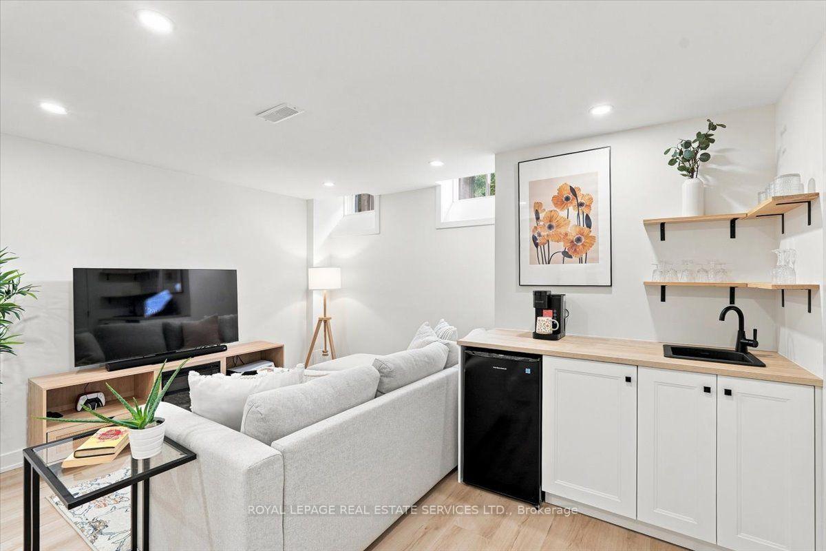 Photo 29 of Unit 3, 2970 Berwick Drive, Burlington, Rose — HOMEH