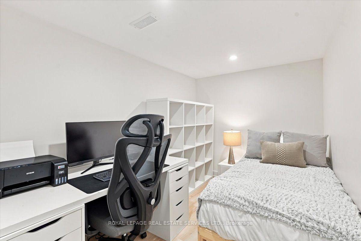 Photo 31 of Unit 3, 2970 Berwick Drive, Burlington, Rose — HOMEH