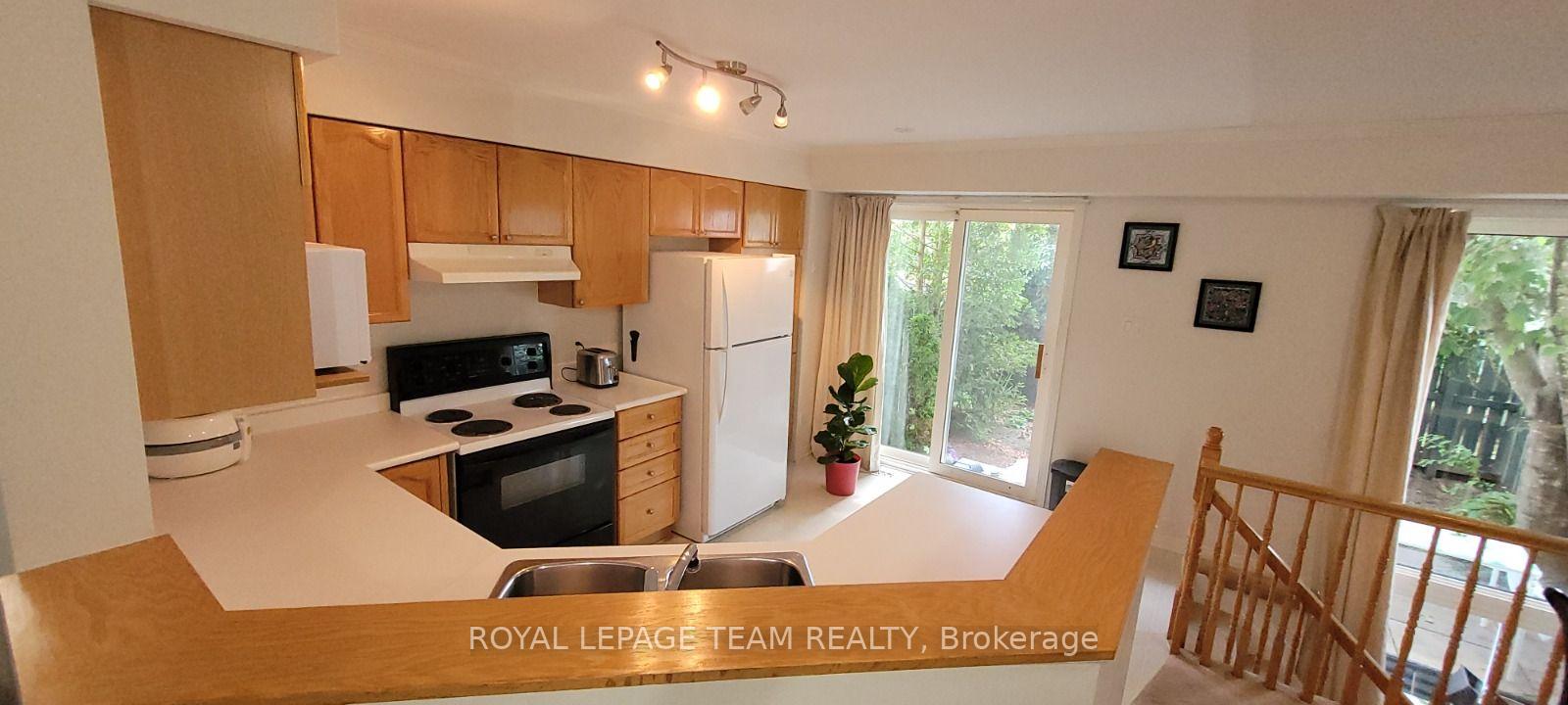 Photo 14 of 91 Scout Street, Ottawa, Central Park — HOMEH