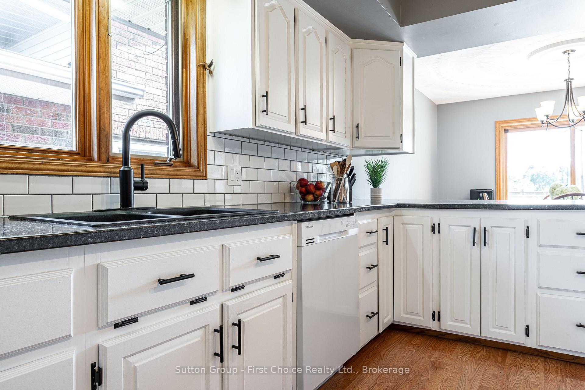 Photo 11 of 23 Sprung Court, Stratford — HOMEH