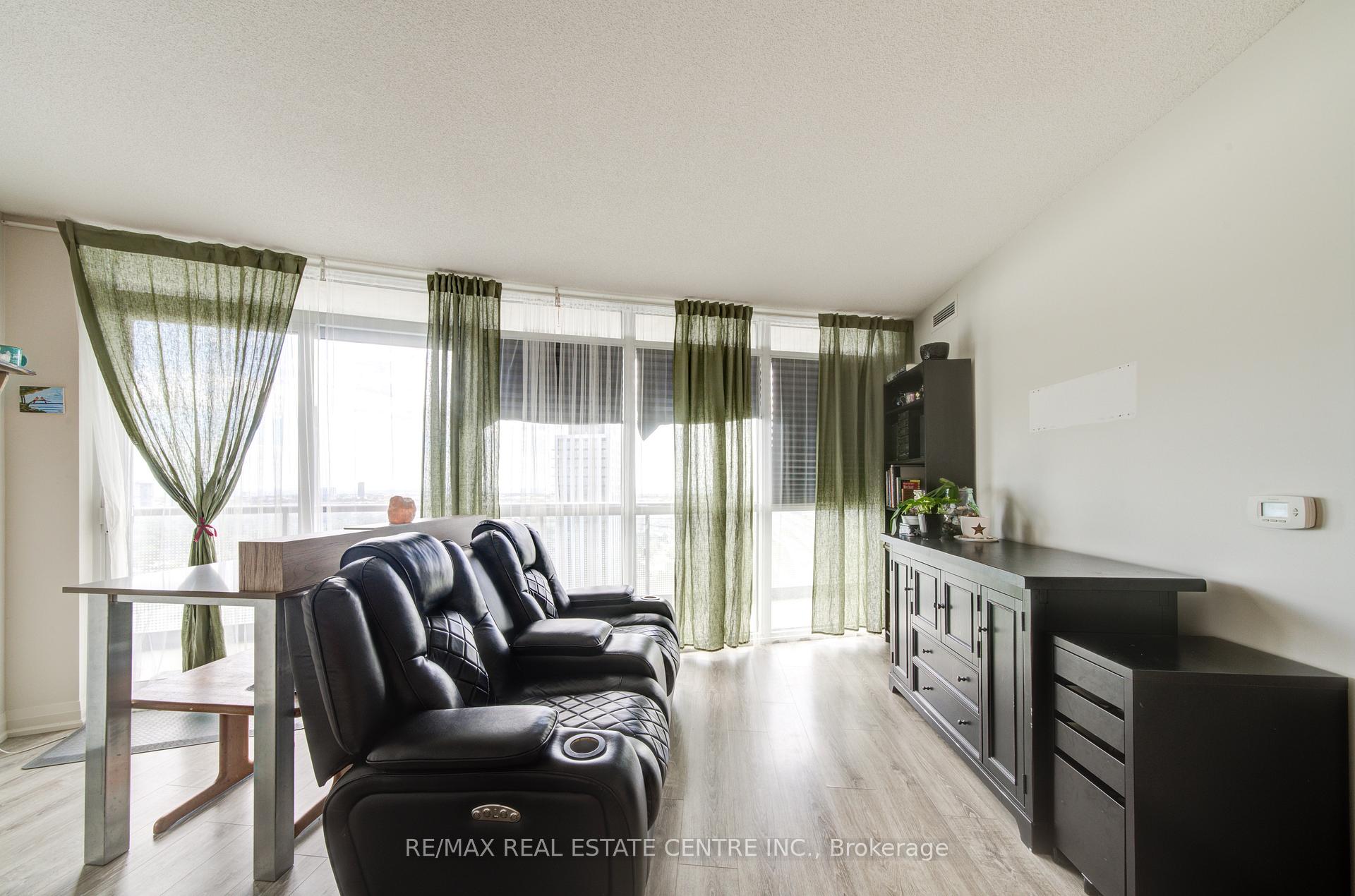 Photo 9 of Unit 2608, 30 Gibbs Road, Etobicoke, Islington-City Centre West — HOMEH