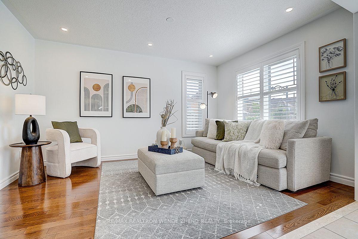 Photo 8 of 16 Anita Drive, Markham, Village Green-South Unionville — HOMEH