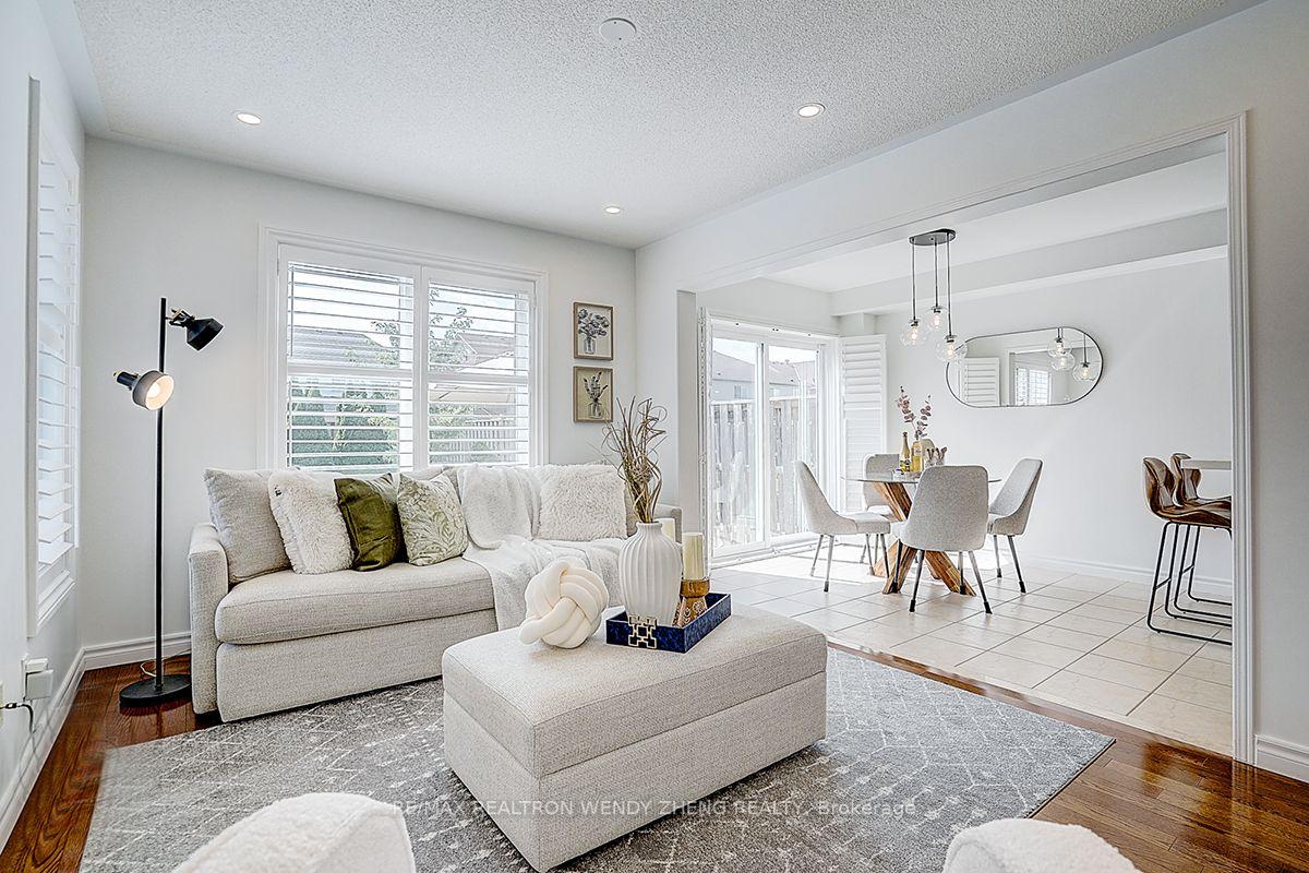 Photo 9 of 16 Anita Drive, Markham, Village Green-South Unionville — HOMEH