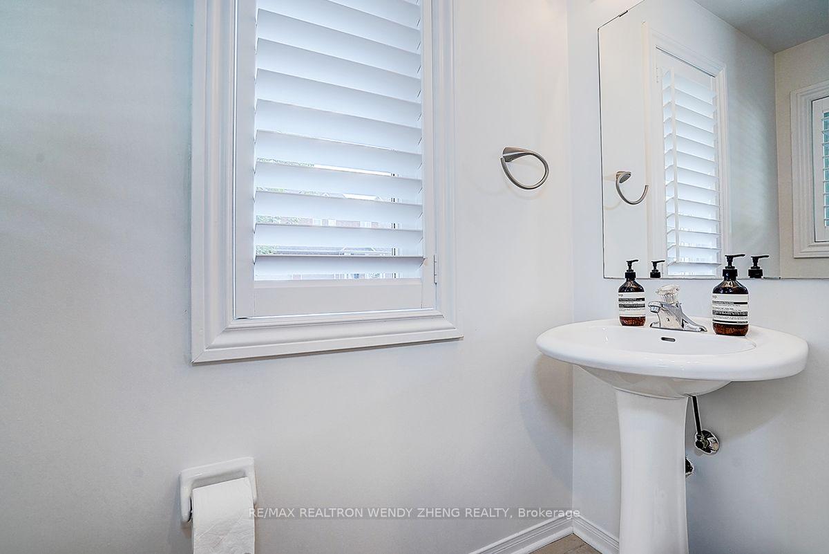 Photo 21 of 16 Anita Drive, Markham, Village Green-South Unionville — HOMEH