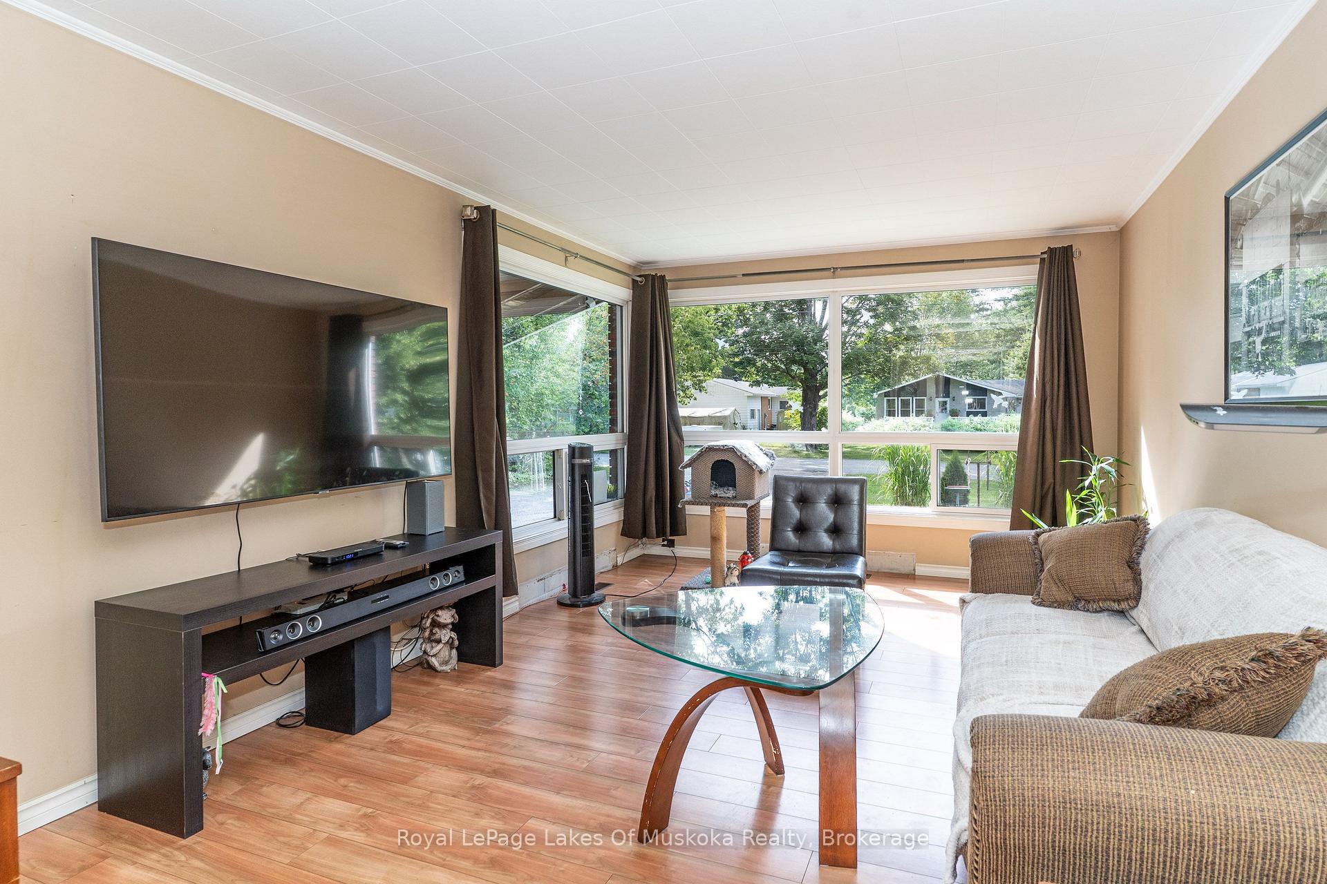 Photo 5 of 20 Sander Drive, Bracebridge, Macaulay — HOMEH