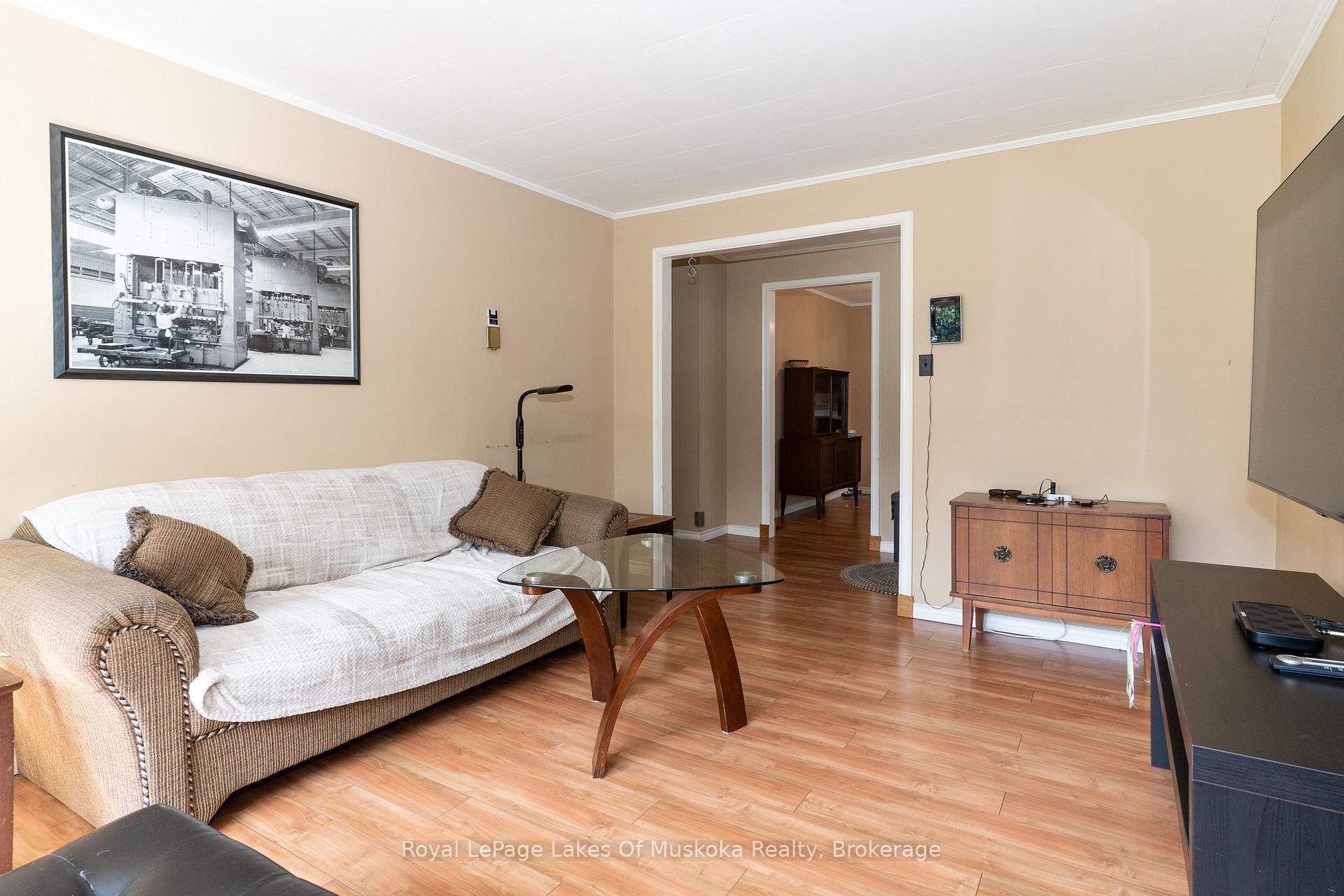 Photo 6 of 20 Sander Drive, Bracebridge, Macaulay — HOMEH
