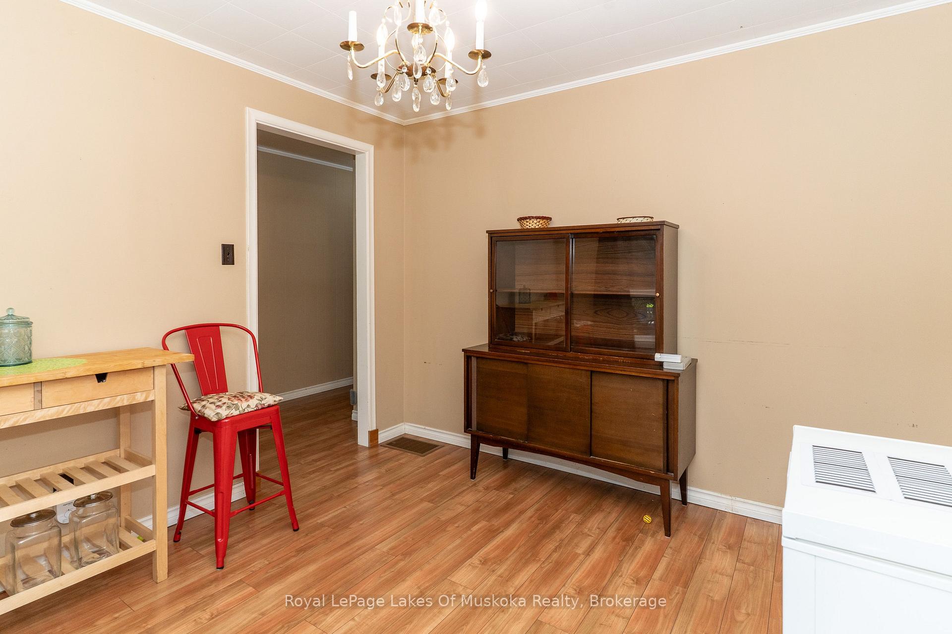 Photo 8 of 20 Sander Drive, Bracebridge, Macaulay — HOMEH