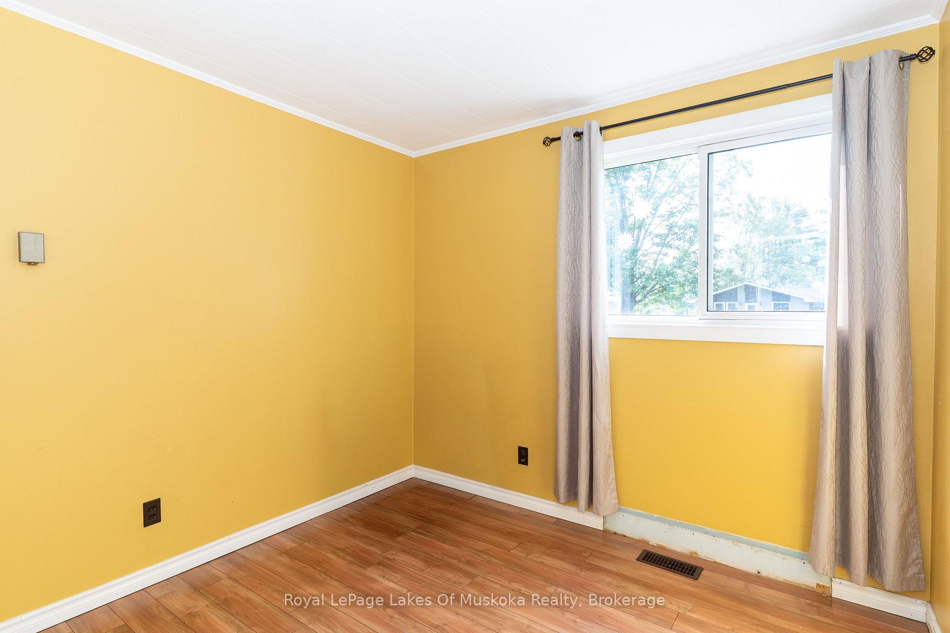 Photo 19 of 20 Sander Drive, Bracebridge, Macaulay — HOMEH