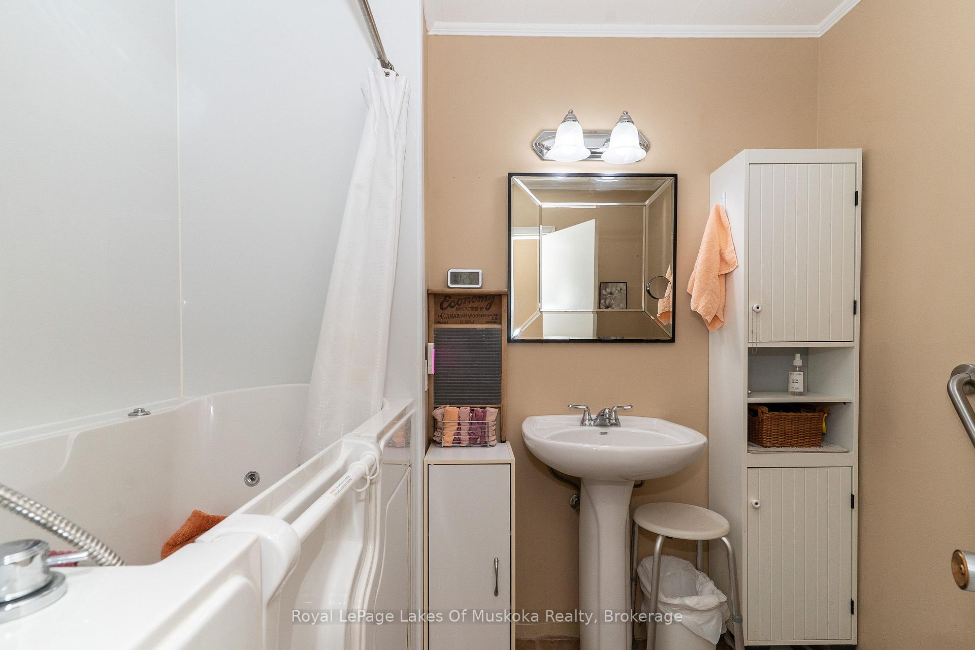 Photo 20 of 20 Sander Drive, Bracebridge, Macaulay — HOMEH