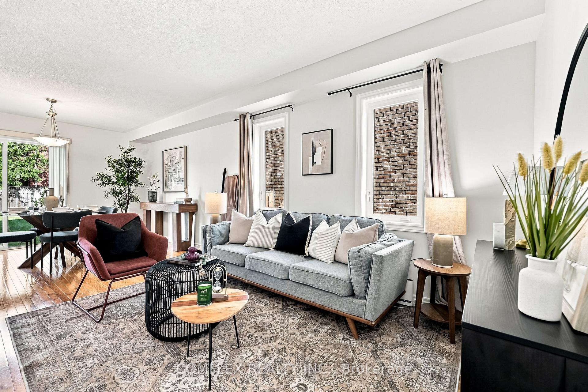 Photo 8 of 5 Rich Crescent, Whitby, Williamsburg — HOMEH