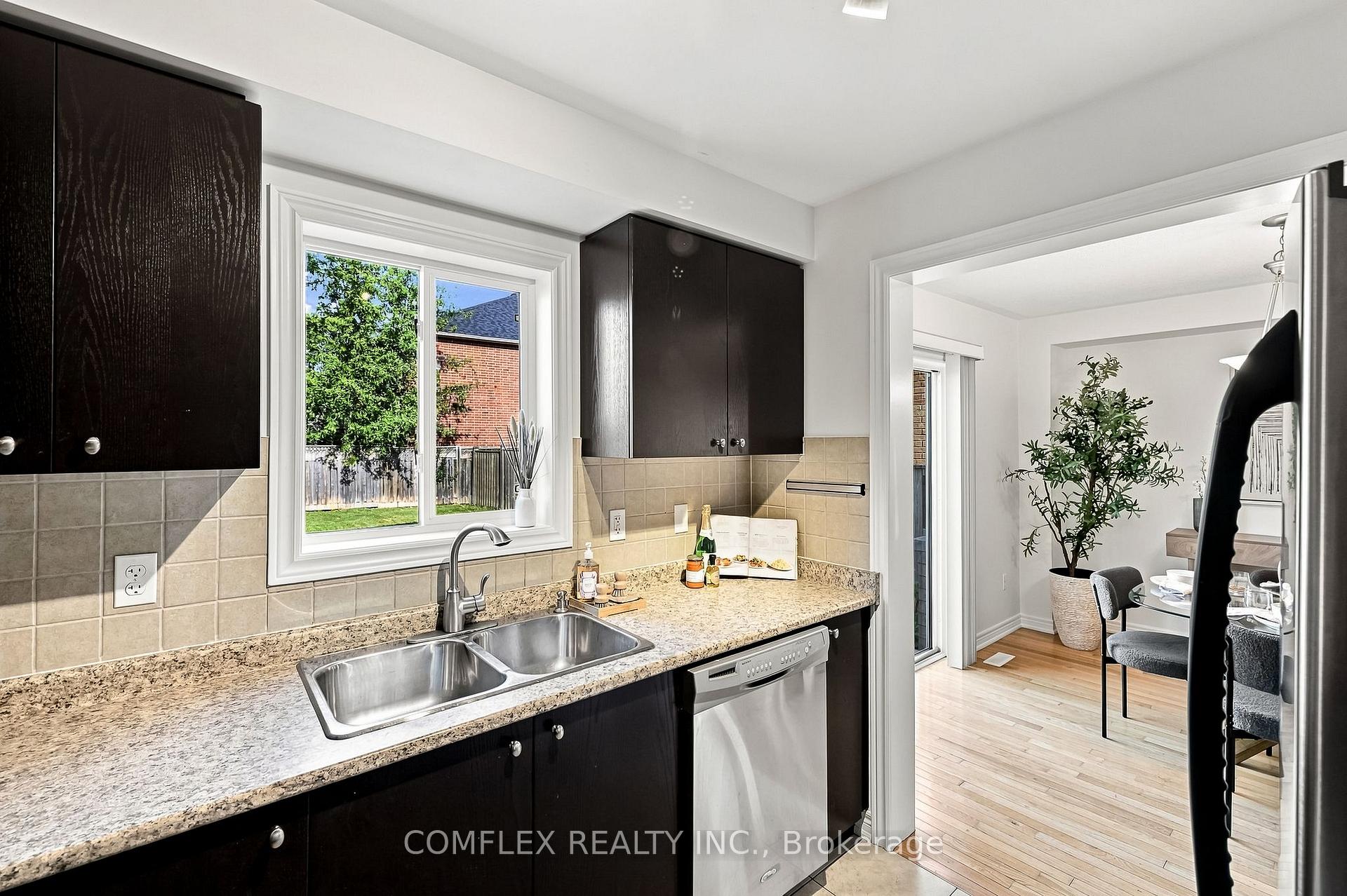 Photo 18 of 5 Rich Crescent, Whitby, Williamsburg — HOMEH