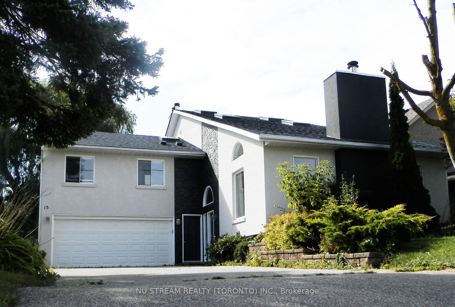 Photo 1 of 15 Bond Crescent, Richmond Hill, Oak Ridges — HOMEH