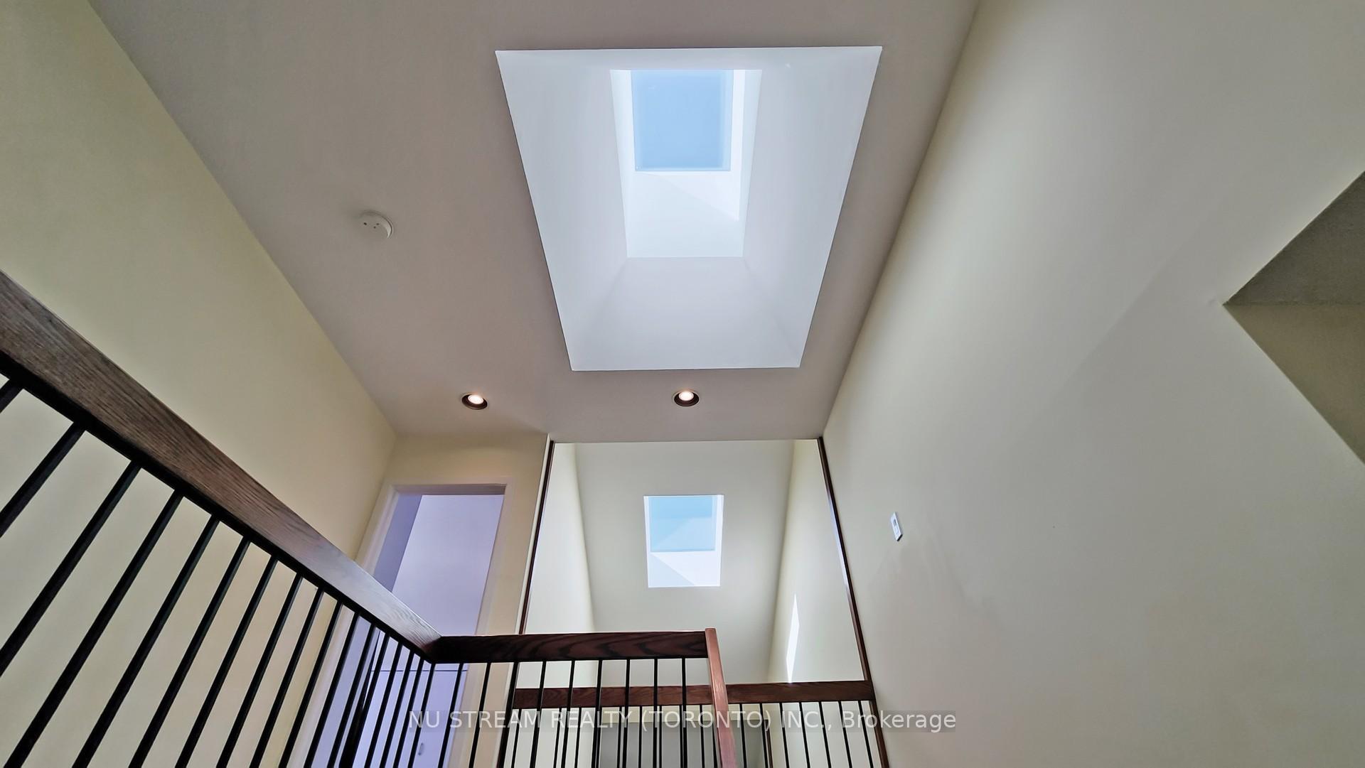 Photo 19 of 15 Bond Crescent, Richmond Hill, Oak Ridges — HOMEH