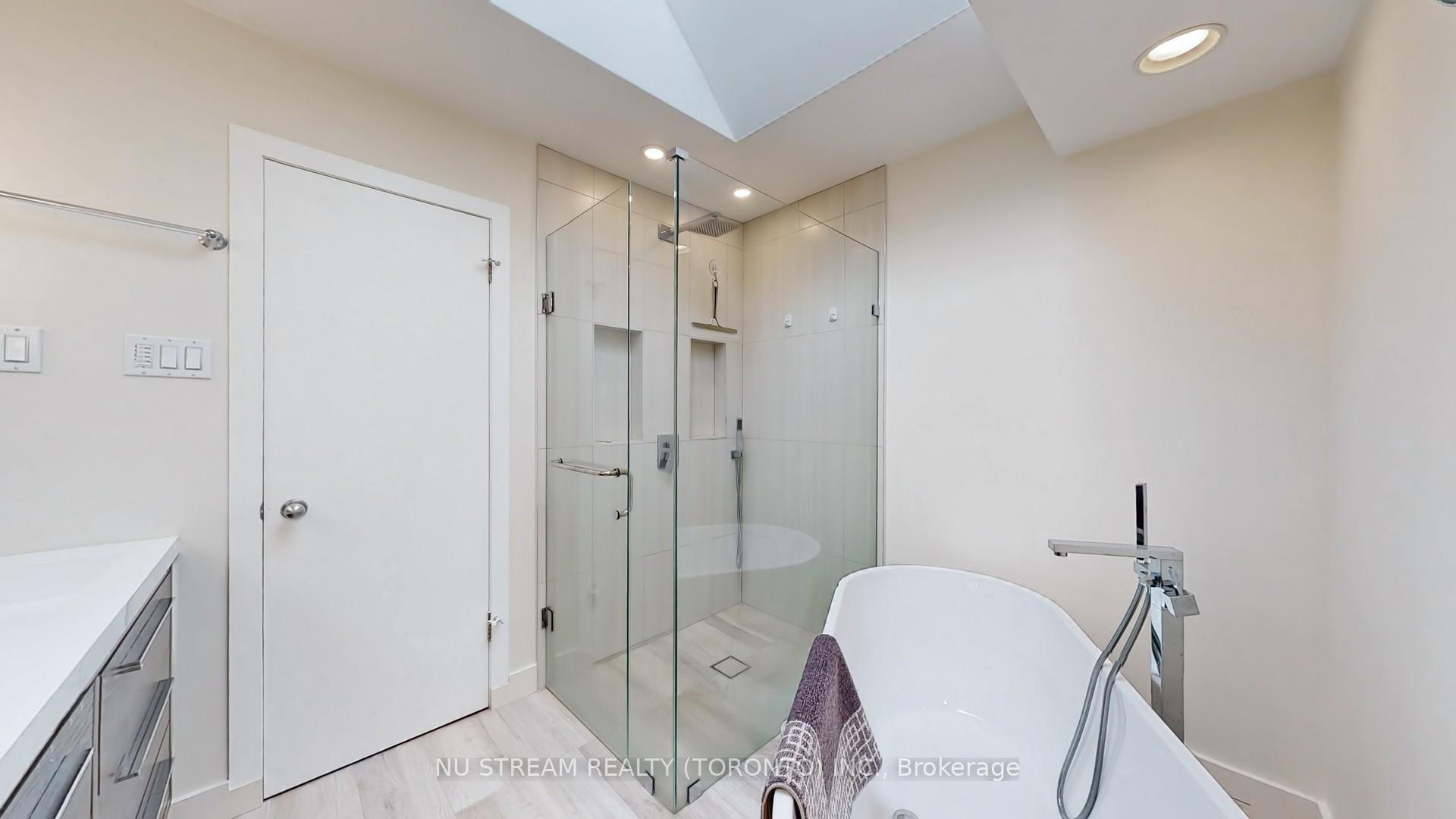 Photo 29 of 15 Bond Crescent, Richmond Hill, Oak Ridges — HOMEH