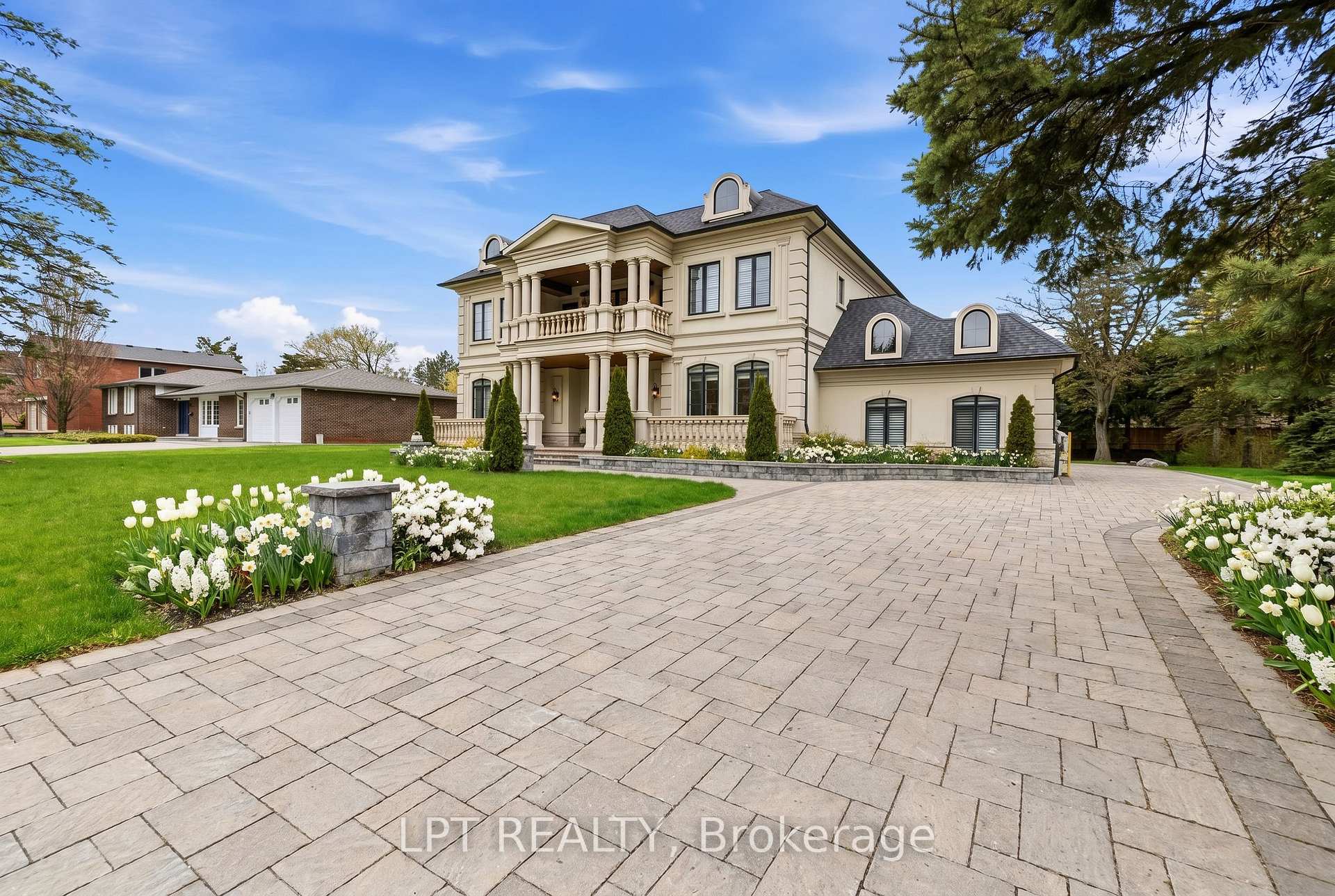 Photo 2 of 256 Patricia Drive, King, King City — HOMEH
