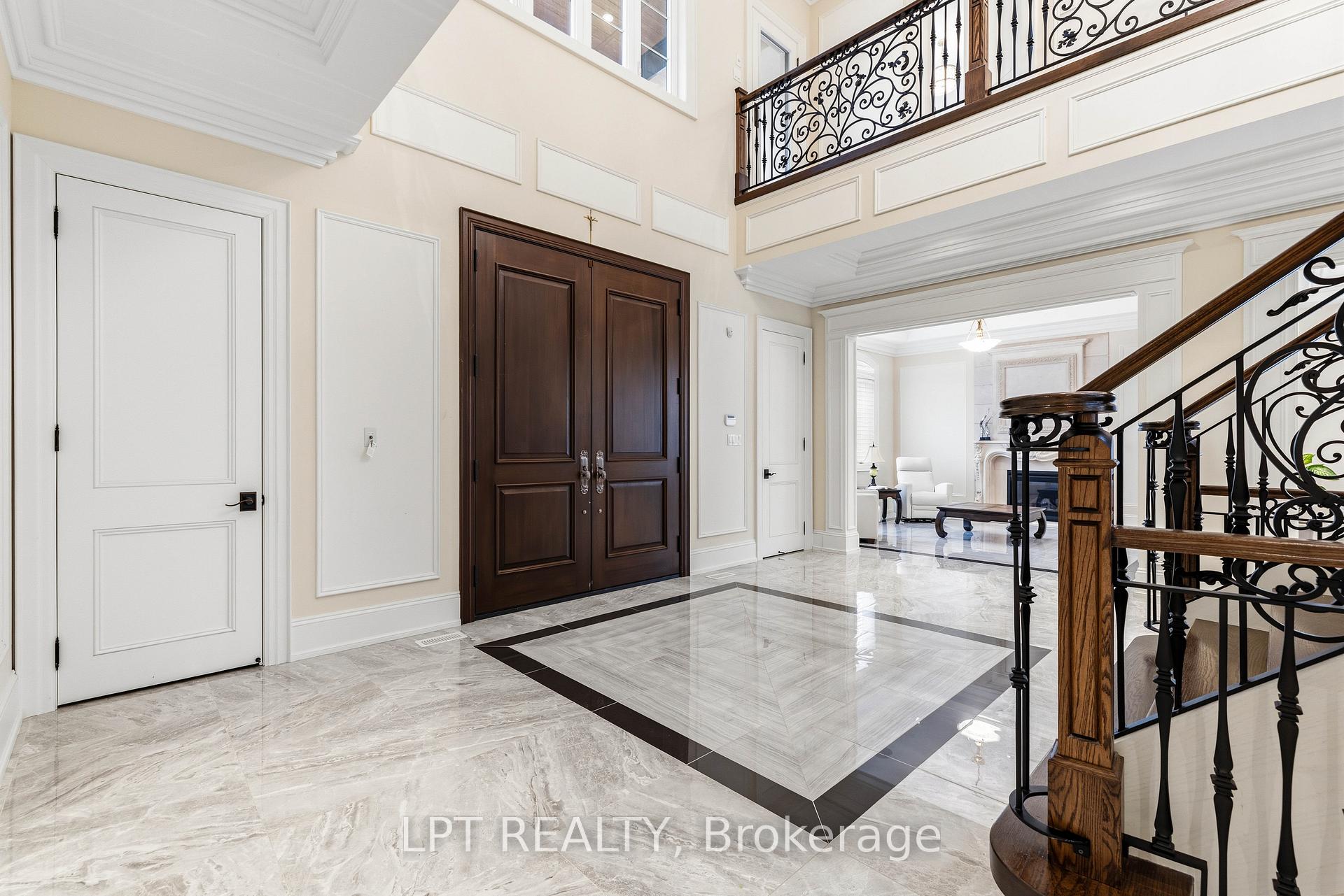 Photo 7 of 256 Patricia Drive, King, King City — HOMEH