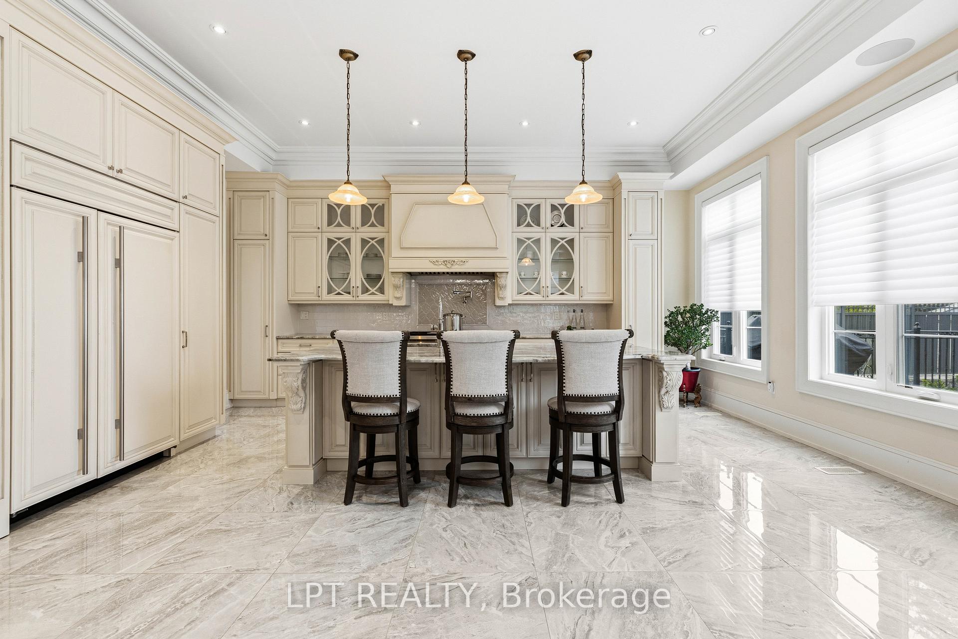 Photo 14 of 256 Patricia Drive, King, King City — HOMEH