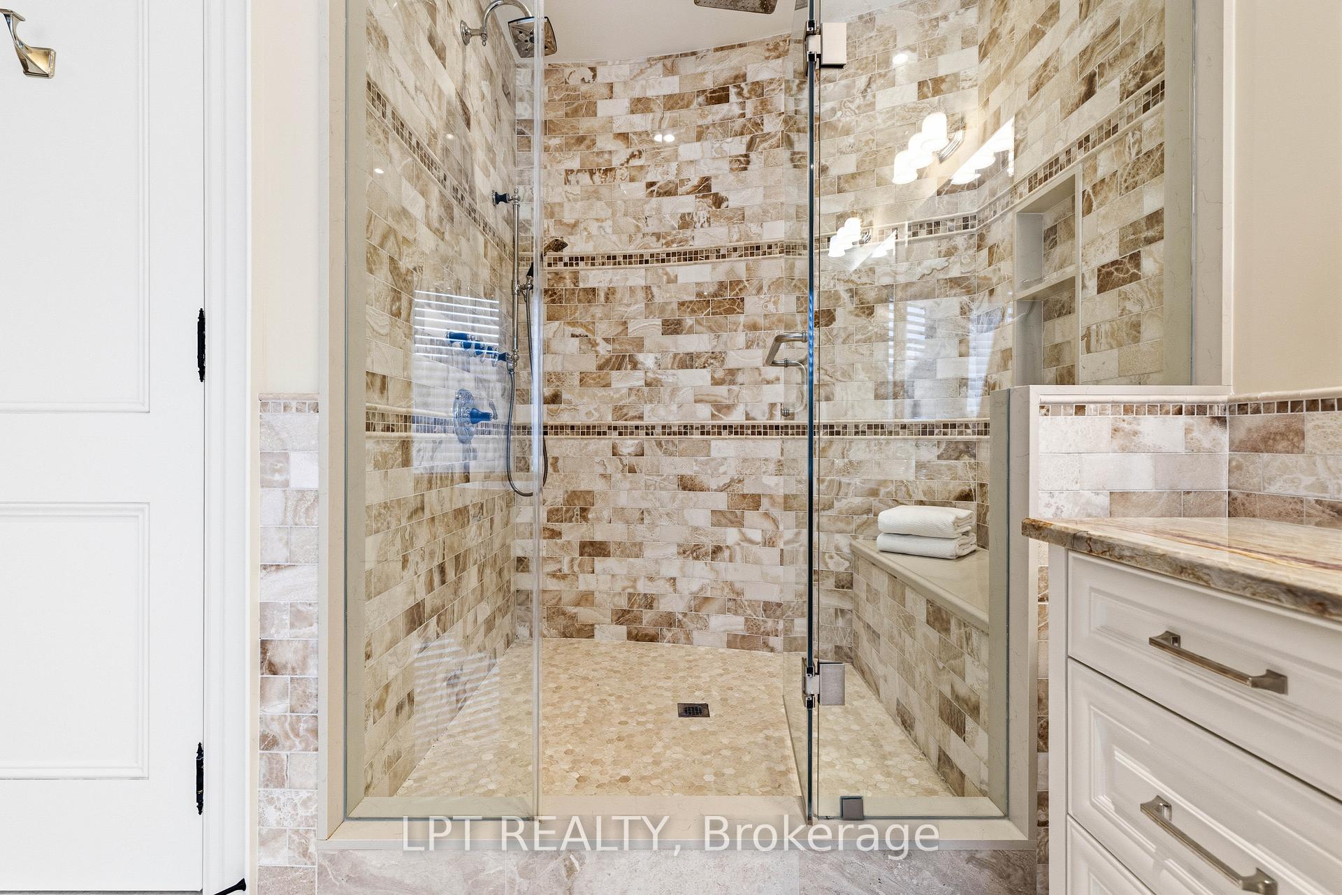 Photo 30 of 256 Patricia Drive, King, King City — HOMEH