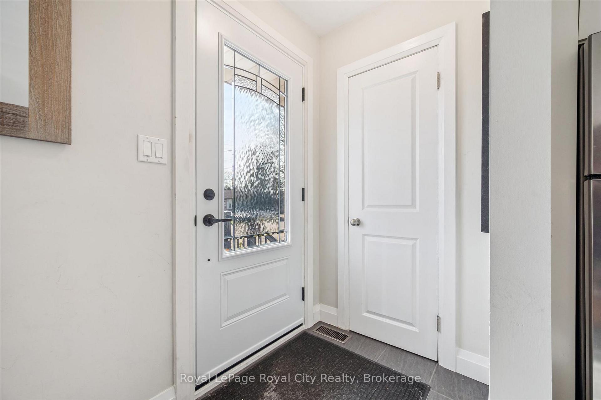 Photo 3 of 103 William Street, Guelph, St. George's — HOMEH