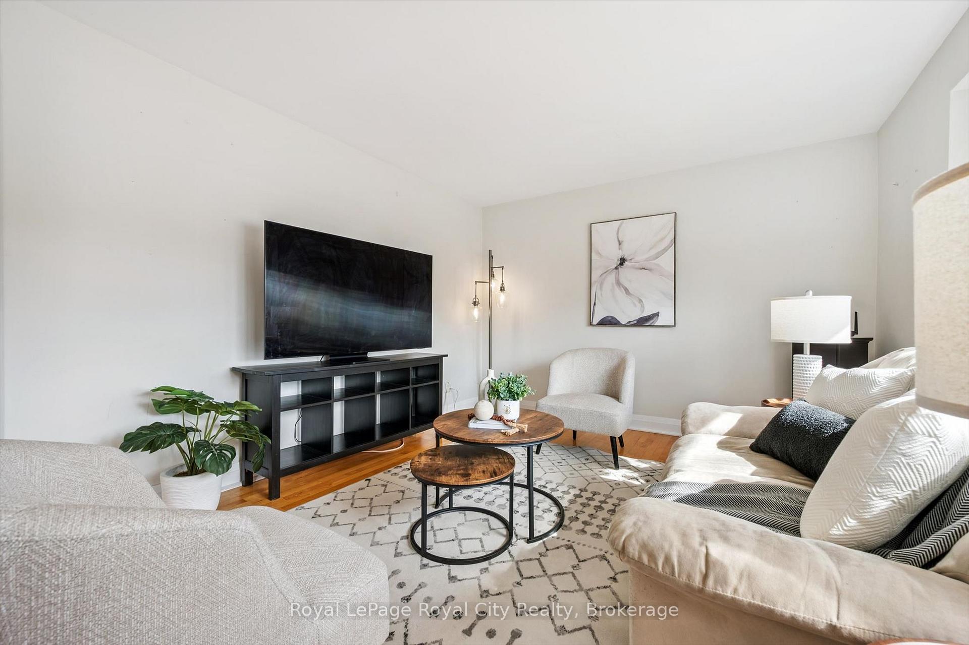Photo 5 of 103 William Street, Guelph, St. George's — HOMEH