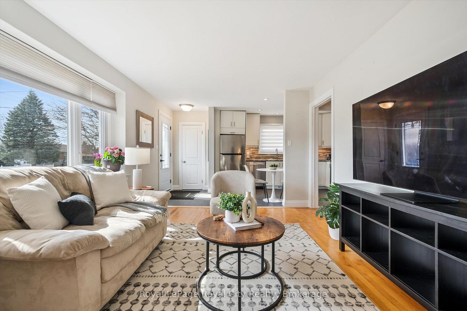 Photo 7 of 103 William Street, Guelph, St. George's — HOMEH
