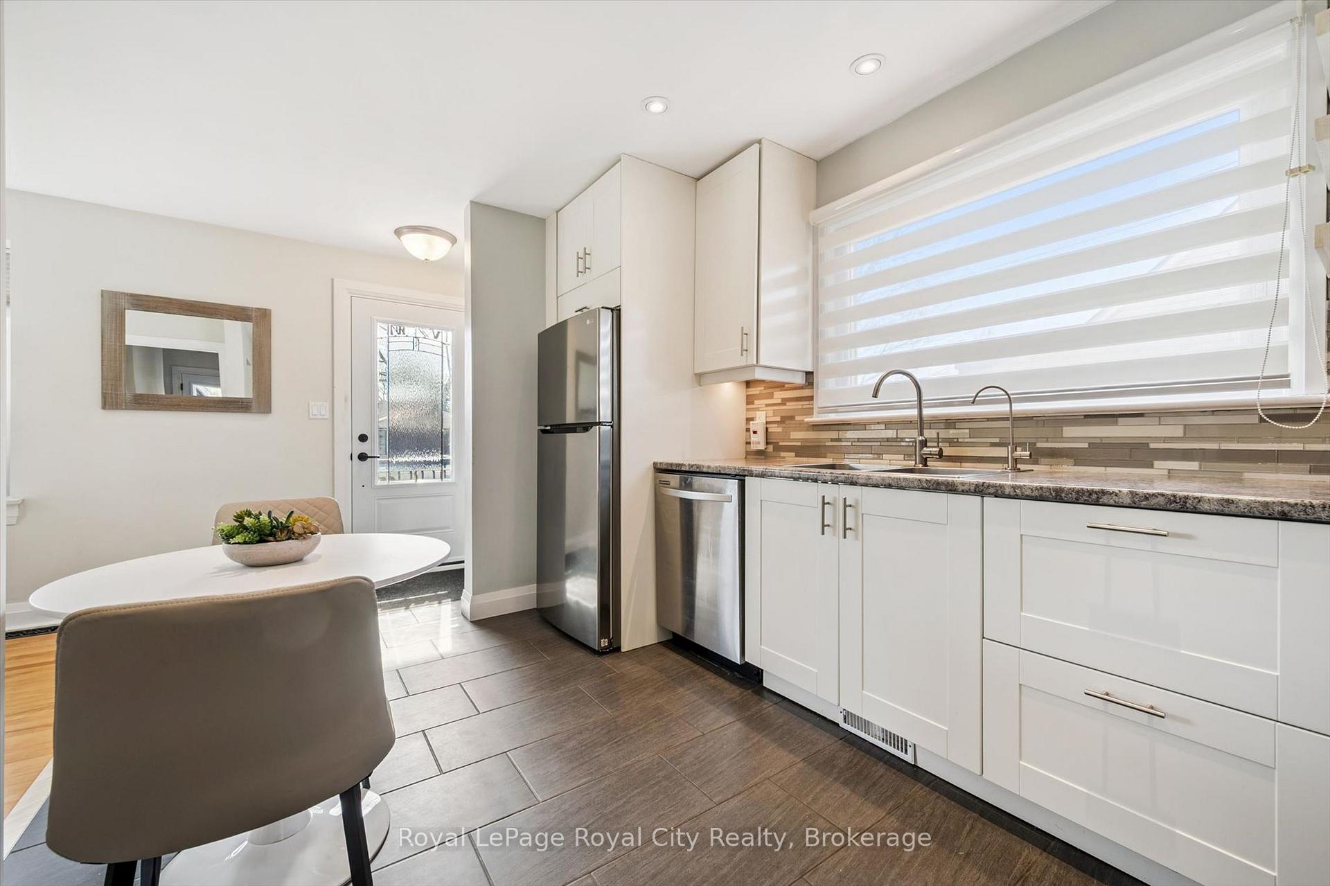 Photo 12 of 103 William Street, Guelph, St. George's — HOMEH
