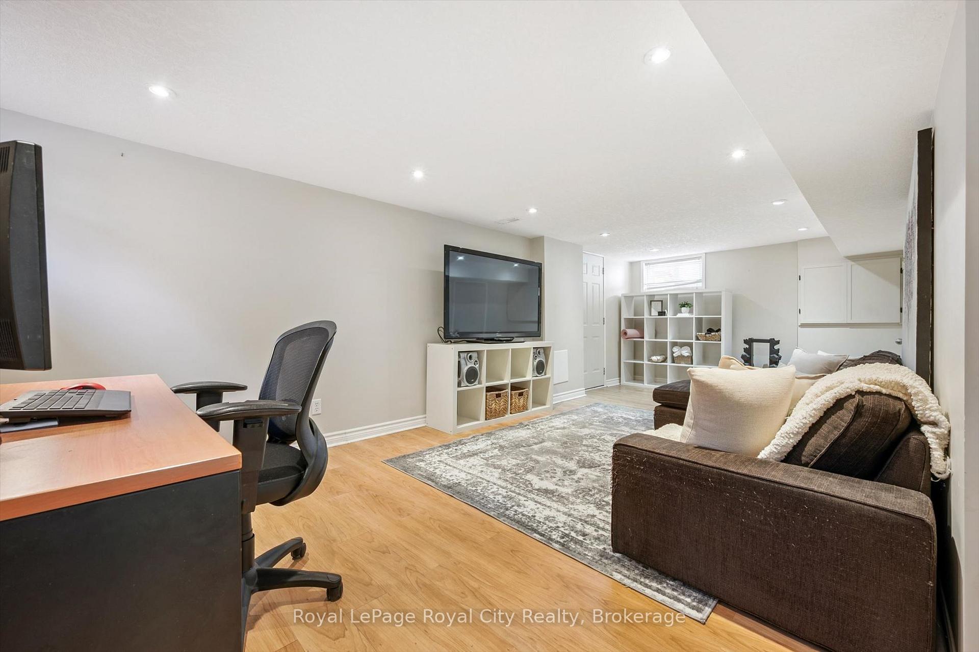 Photo 23 of 103 William Street, Guelph, St. George's — HOMEH