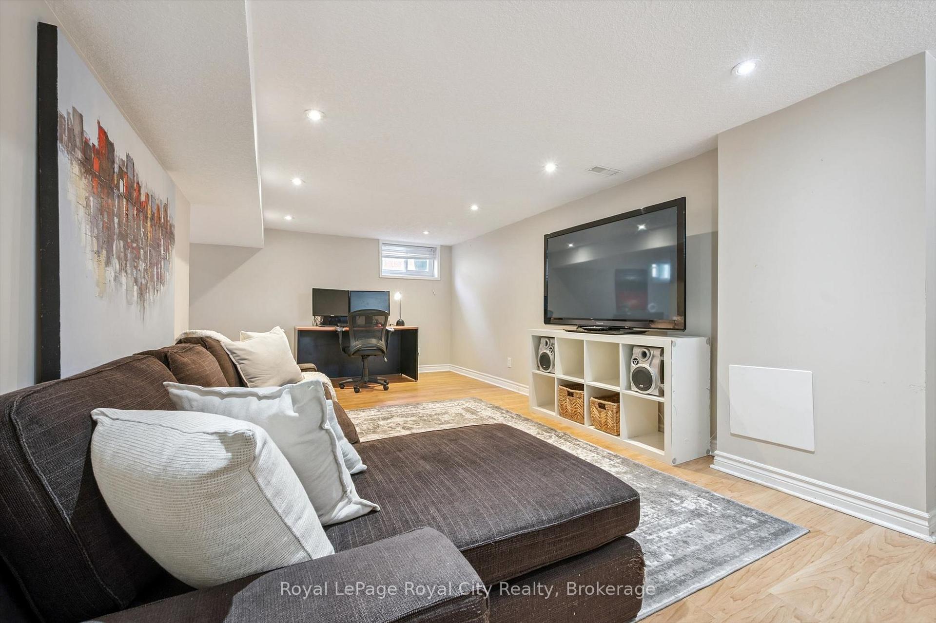 Photo 27 of 103 William Street, Guelph, St. George's — HOMEH