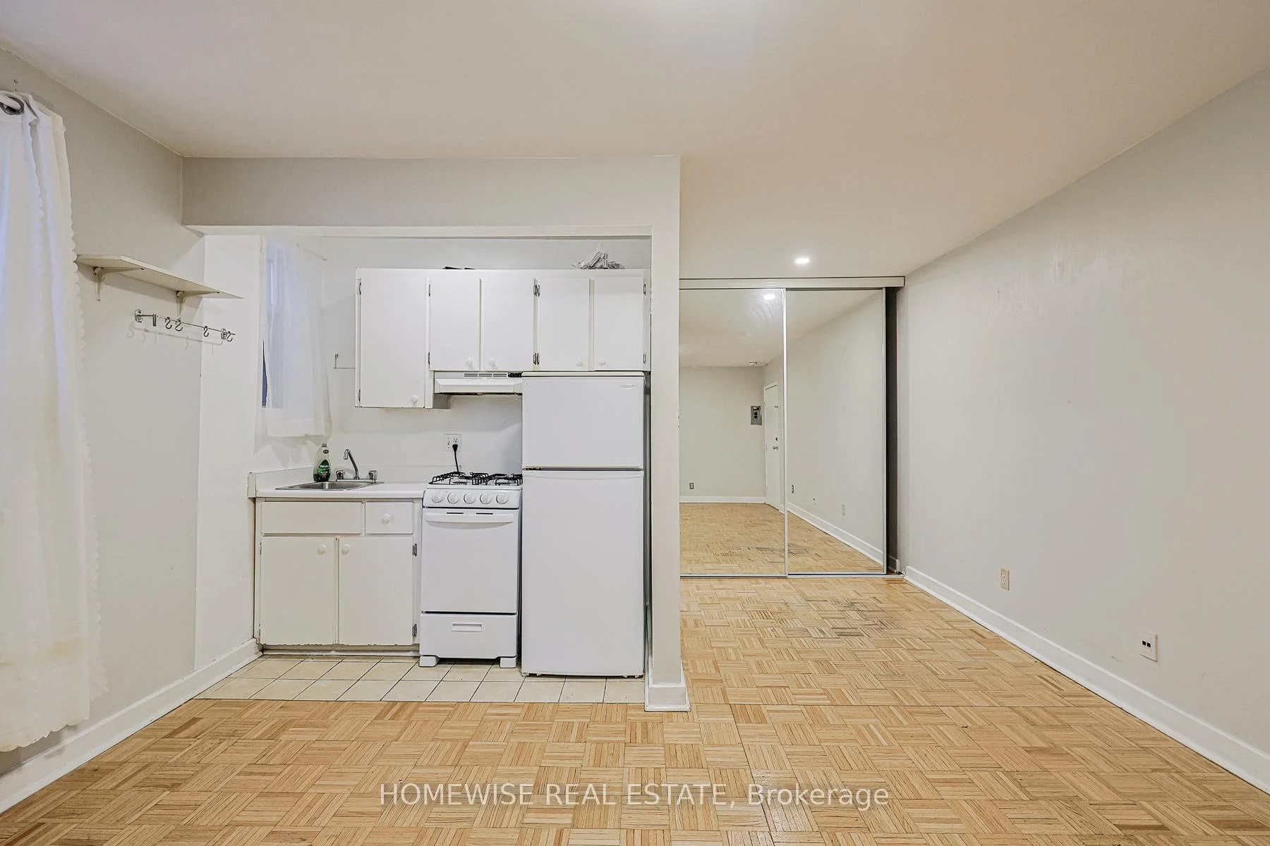 Photo 9 of Unit 204, 33 Maitland Street, Toronto, Church-Yonge Corridor — HOMEH