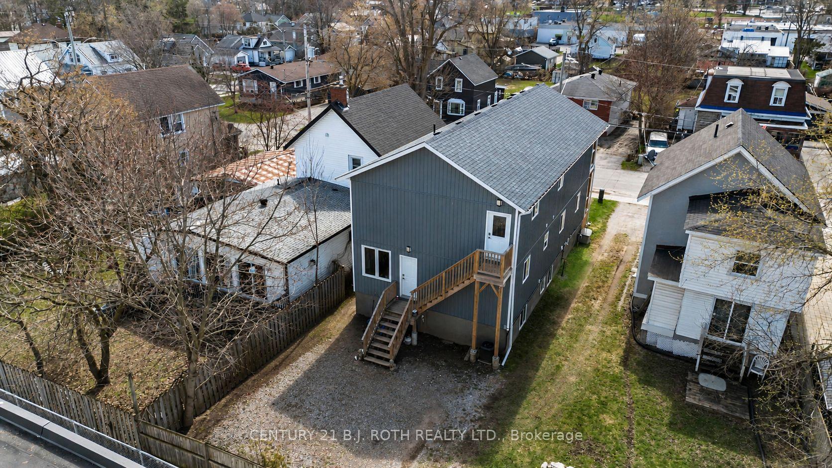 Photo 15 of 102 Dunlop Street, Orillia — HOMEH
