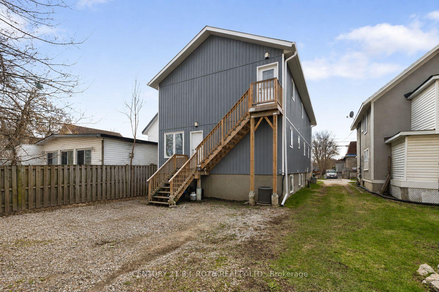 Photo 16 of 102 Dunlop Street, Orillia — HOMEH