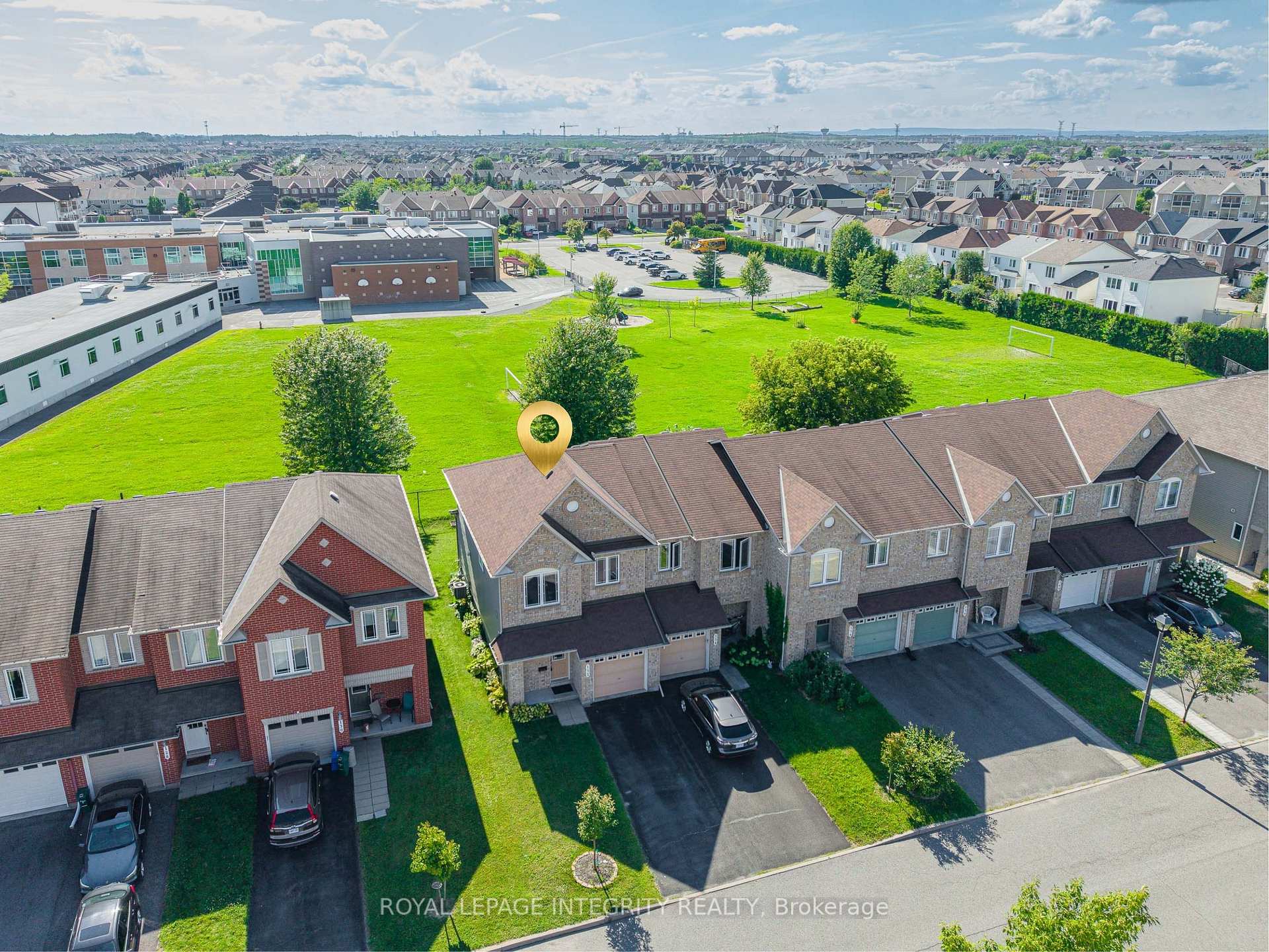 Photo 2 of 132 Silvermoon Crescent, Ottawa, Avalon East — HOMEH