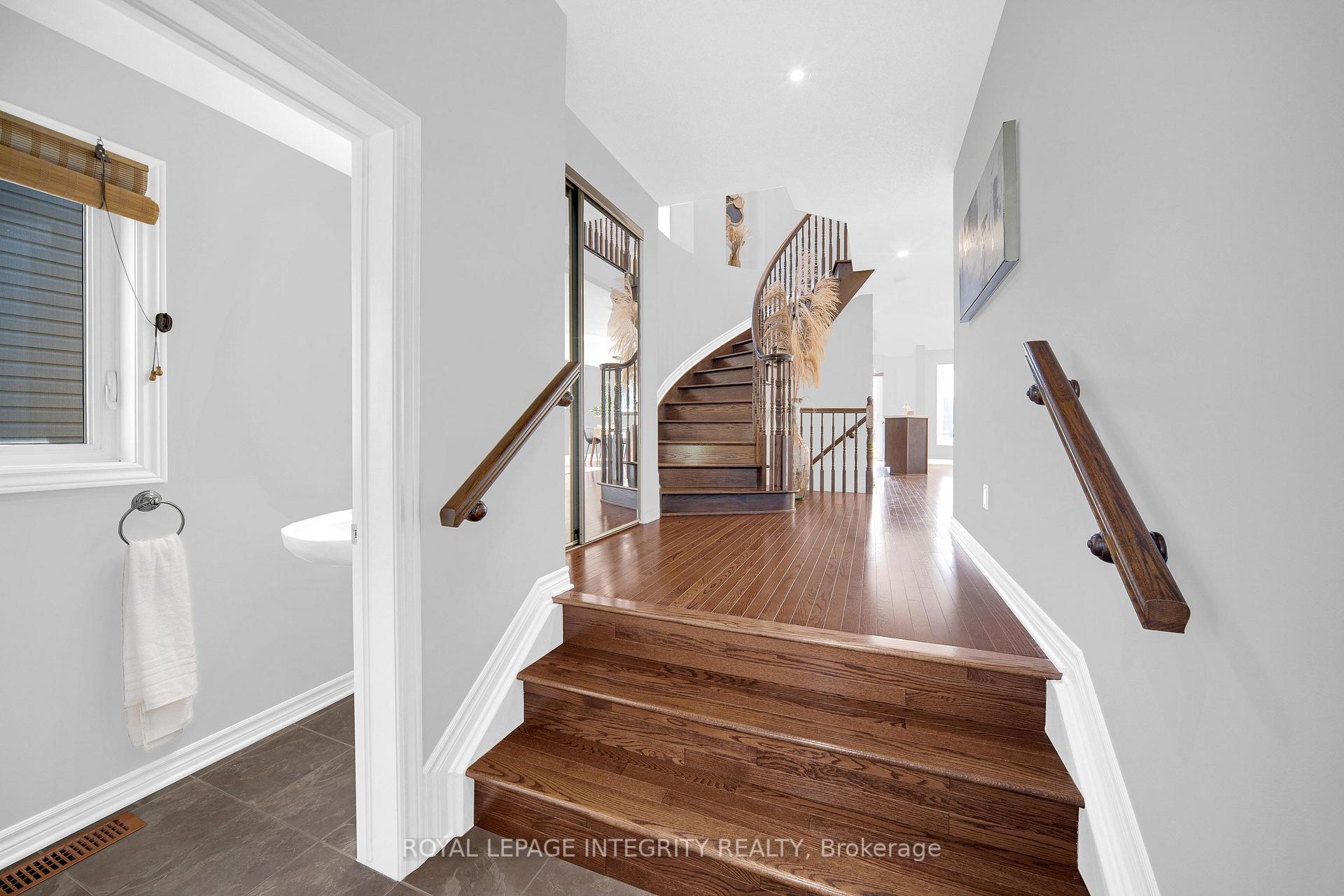 Photo 5 of 132 Silvermoon Crescent, Ottawa, Avalon East — HOMEH