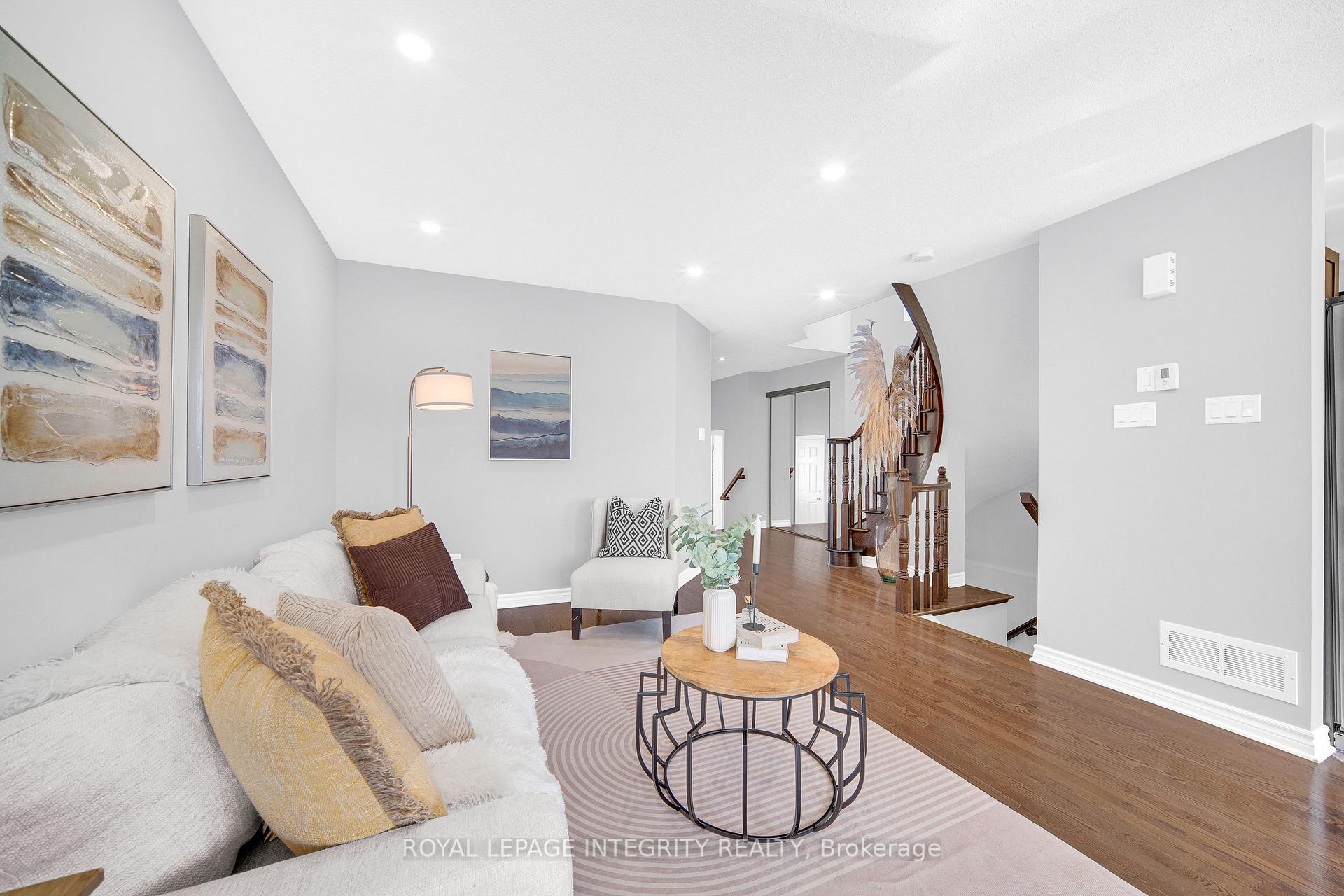 Photo 8 of 132 Silvermoon Crescent, Ottawa, Avalon East — HOMEH