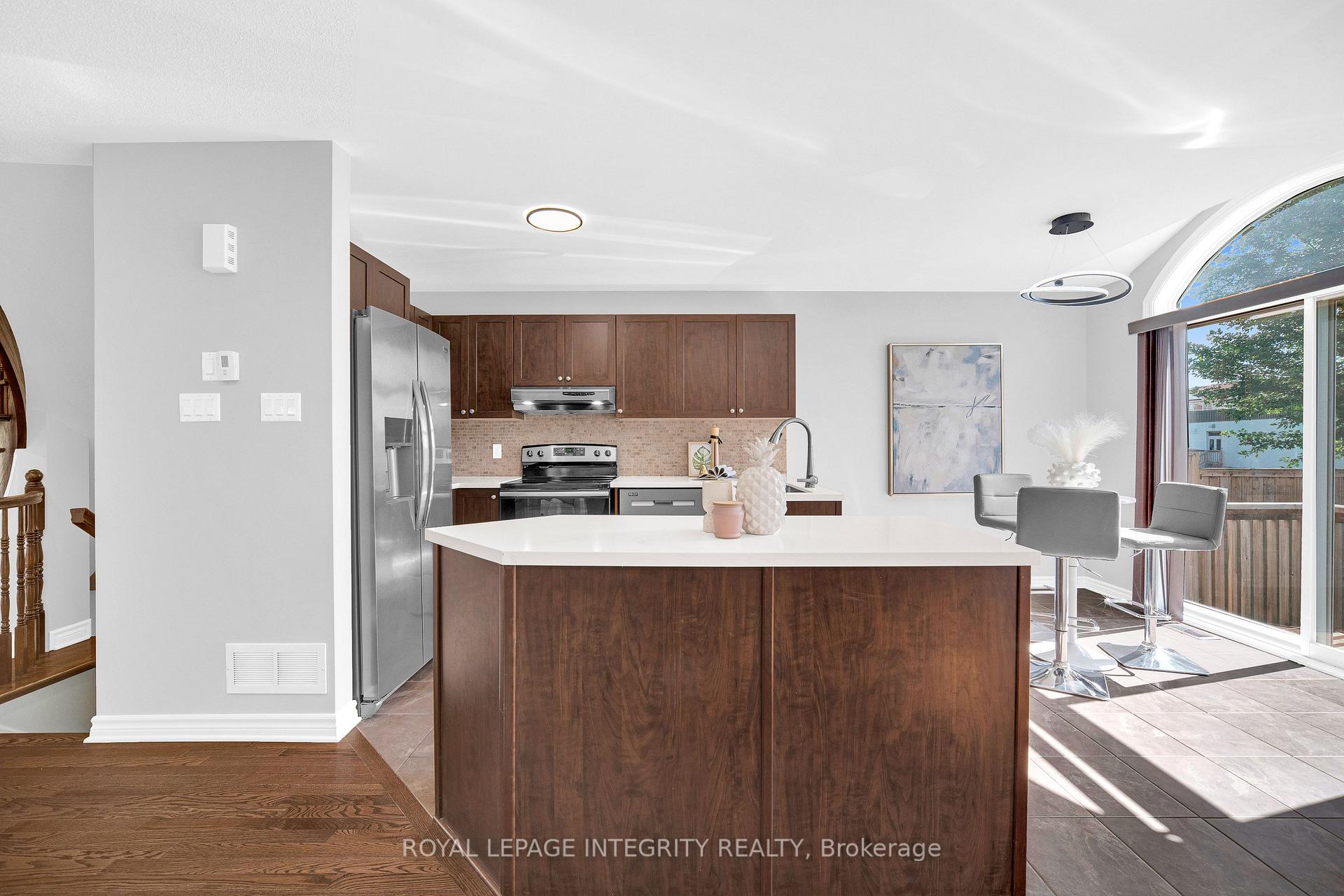 Photo 13 of 132 Silvermoon Crescent, Ottawa, Avalon East — HOMEH