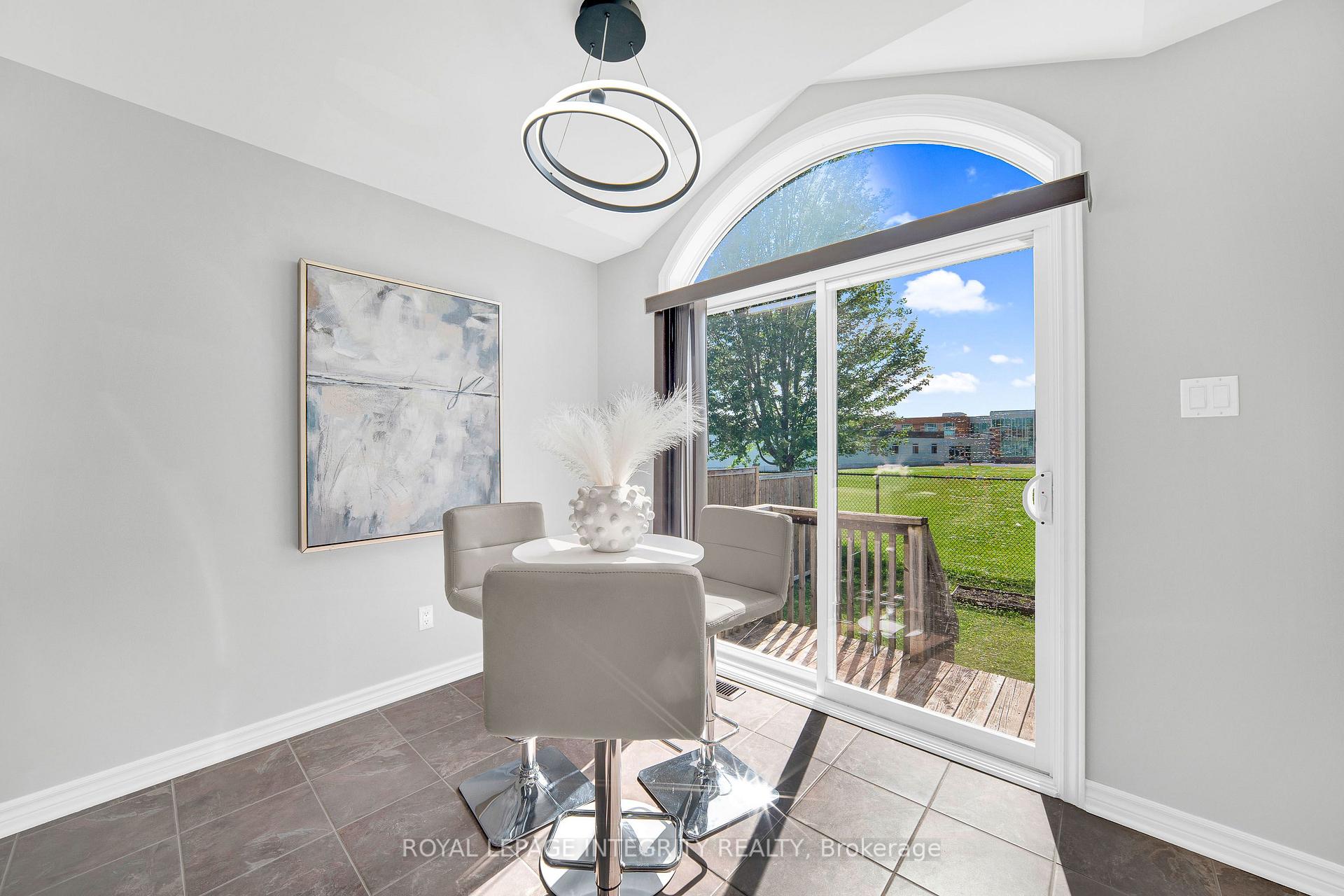 Photo 18 of 132 Silvermoon Crescent, Ottawa, Avalon East — HOMEH