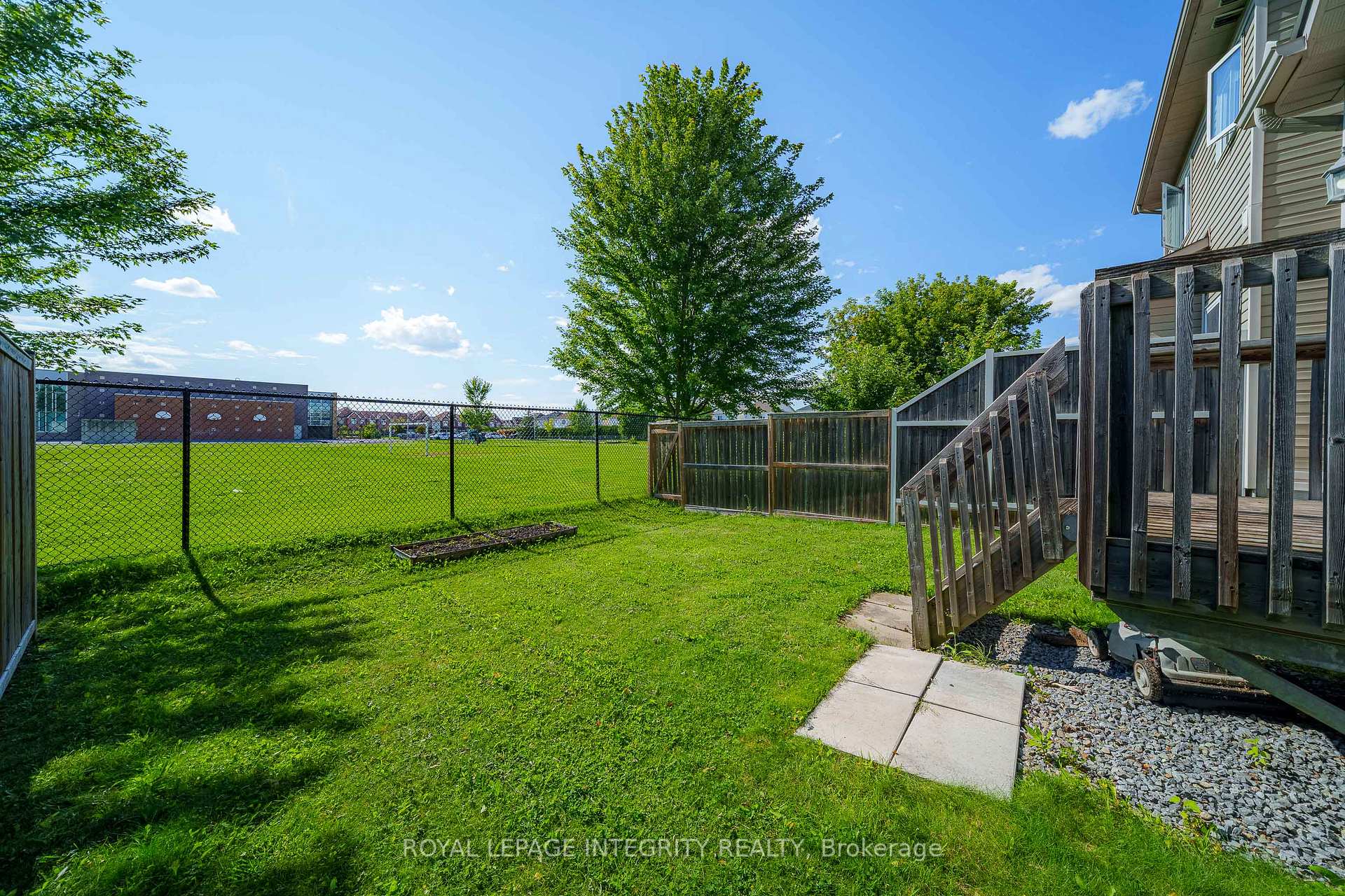 Photo 39 of 132 Silvermoon Crescent, Ottawa, Avalon East — HOMEH