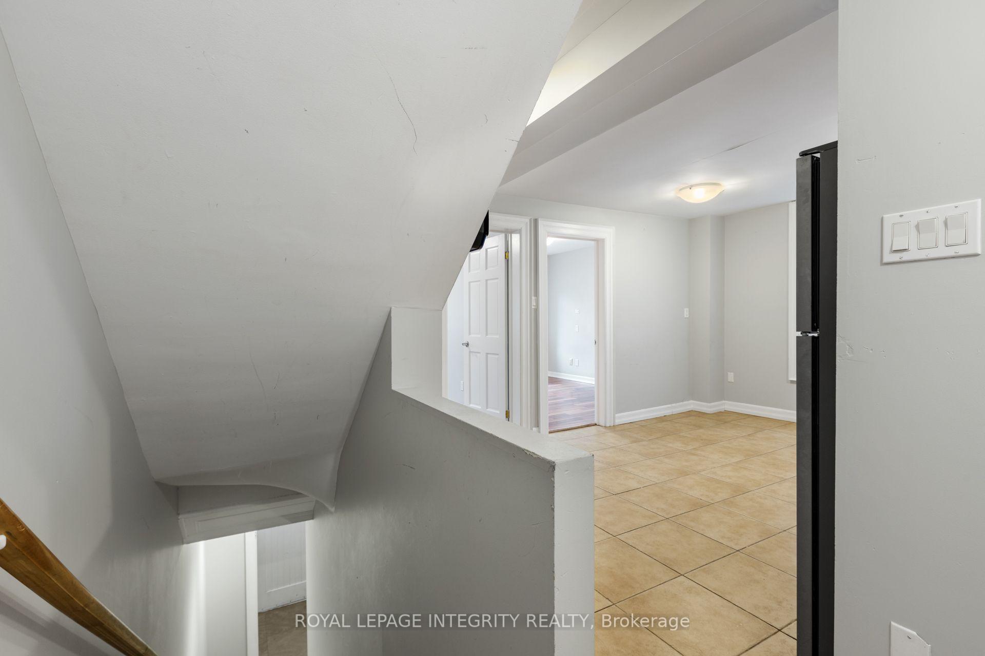 Photo 2 of 240 Blackburn Avenue, Ottawa, Sandy Hill — HOMEH