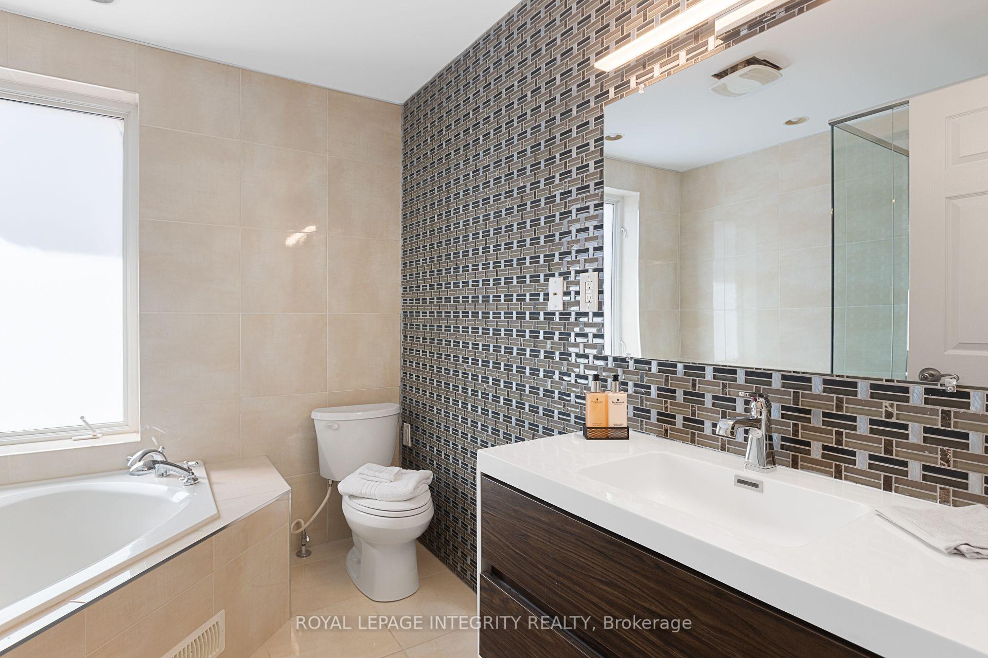 Photo 35 of 240 Blackburn Avenue, Ottawa, Sandy Hill — HOMEH