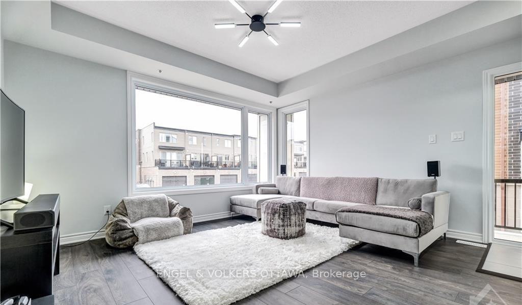 Photo 4 of Unit 13, 569 Ozawa Private, Ottawa, CFB Rockcliffe and Area — HOMEH