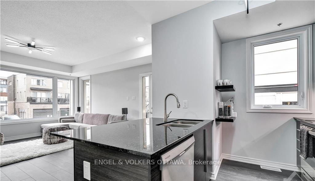 Photo 10 of Unit 13, 569 Ozawa Private, Ottawa, CFB Rockcliffe and Area — HOMEH