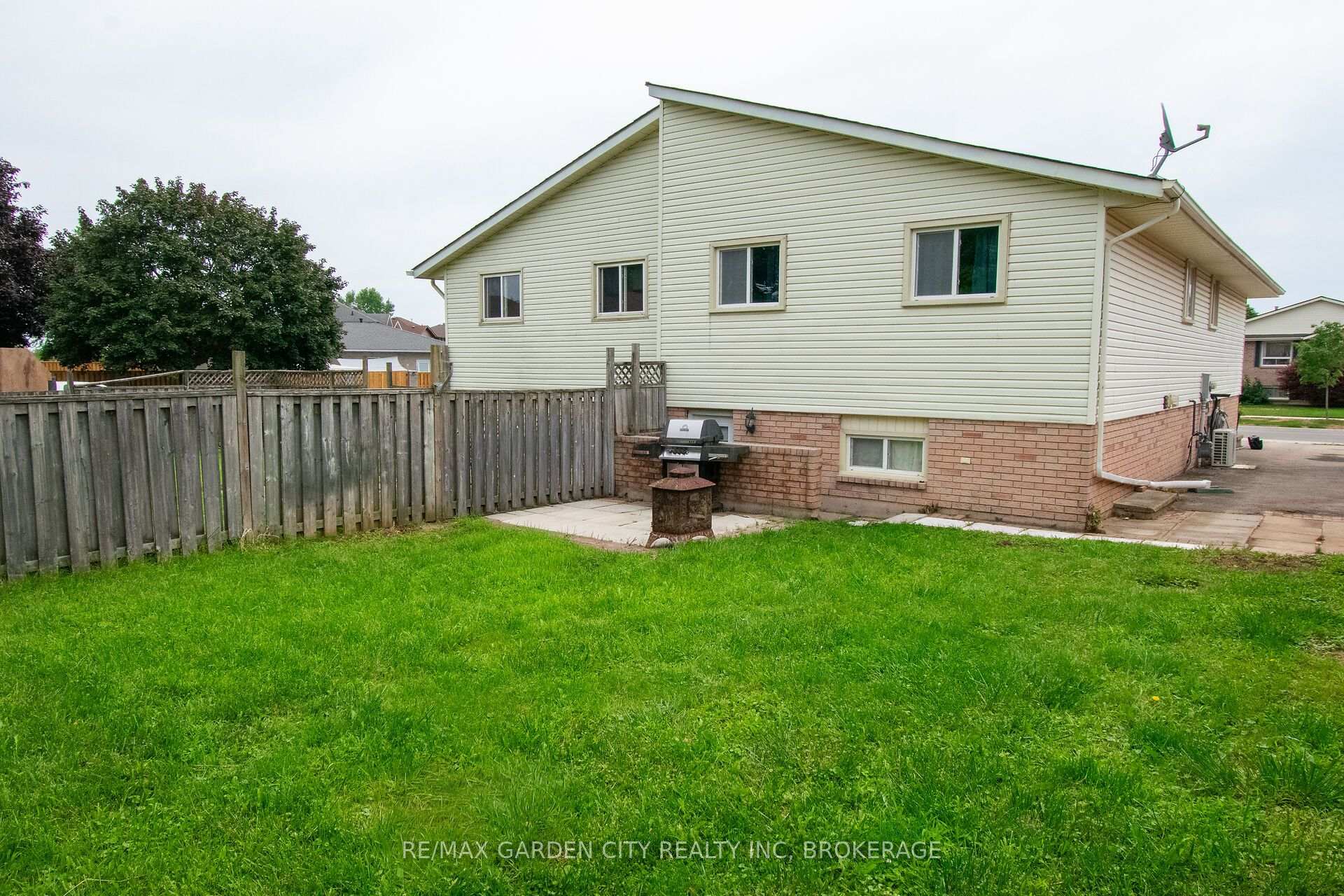 Photo 38 of 93 Northwood Drive, Welland, N. Welland — HOMEH
